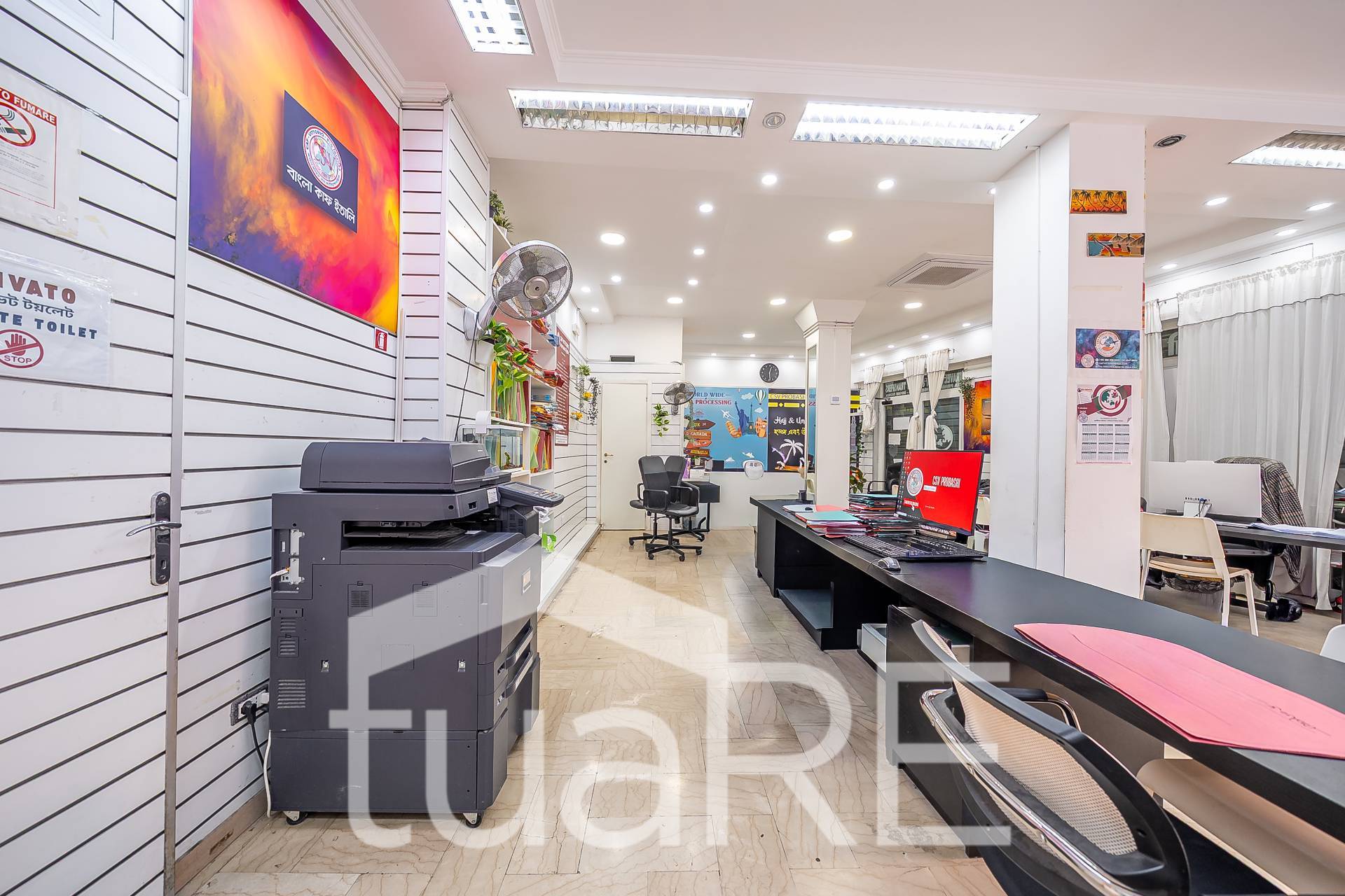 Locale commerciale in vendita a Roma, Esquilino