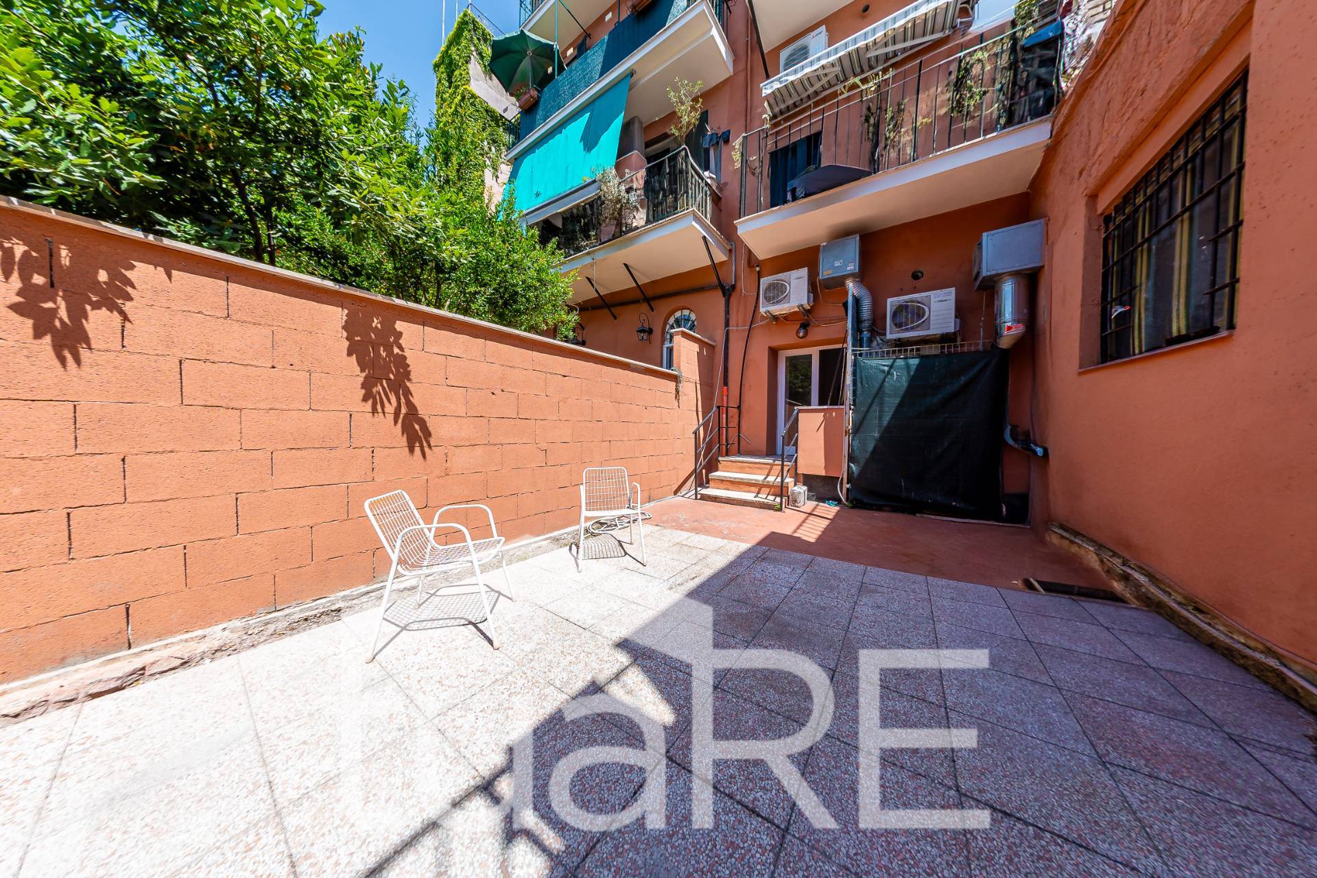 Locale commerciale in vendita a Roma, Trastevere