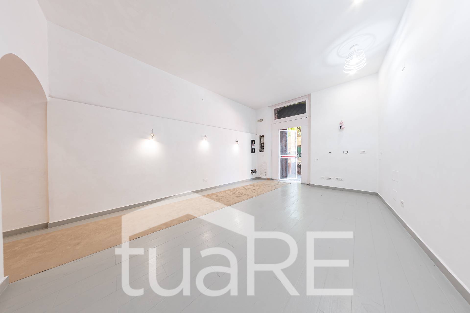 Locale commerciale in vendita a Roma, Trastevere