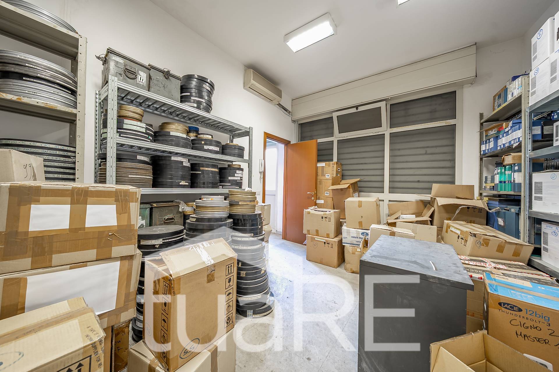 Locale commerciale in vendita a Roma, Tiburtino