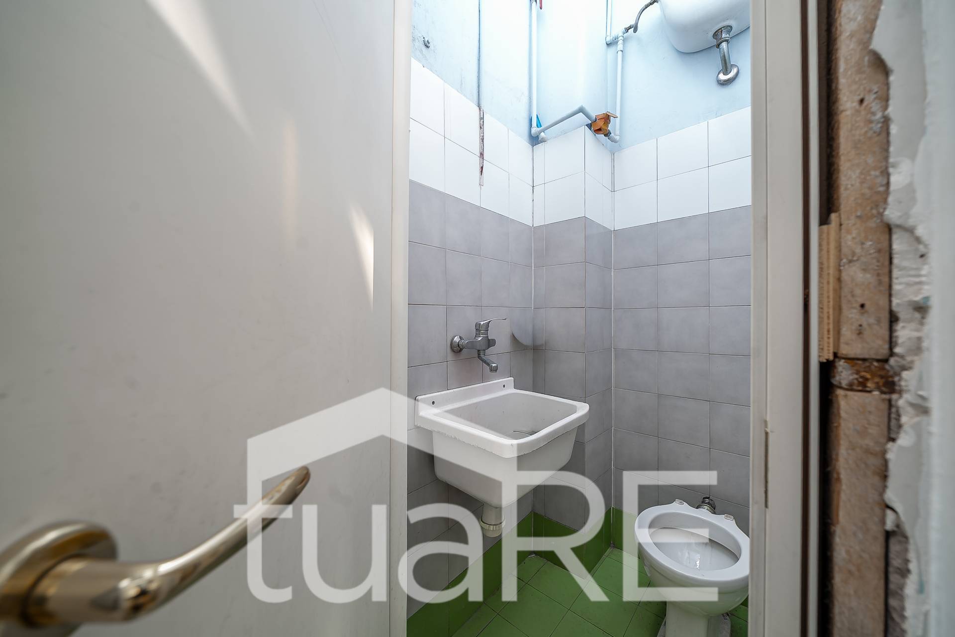 Locale commerciale in vendita a Roma