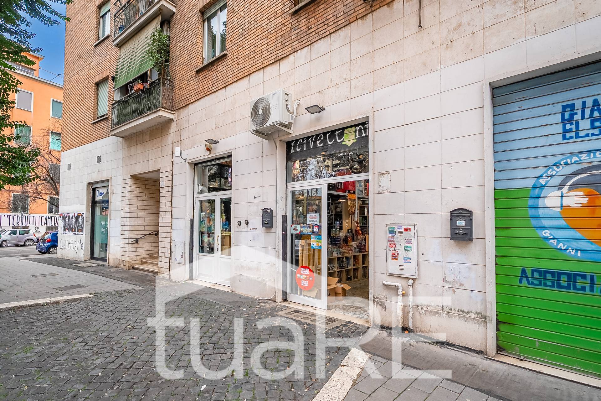 Locale commerciale in vendita a Roma