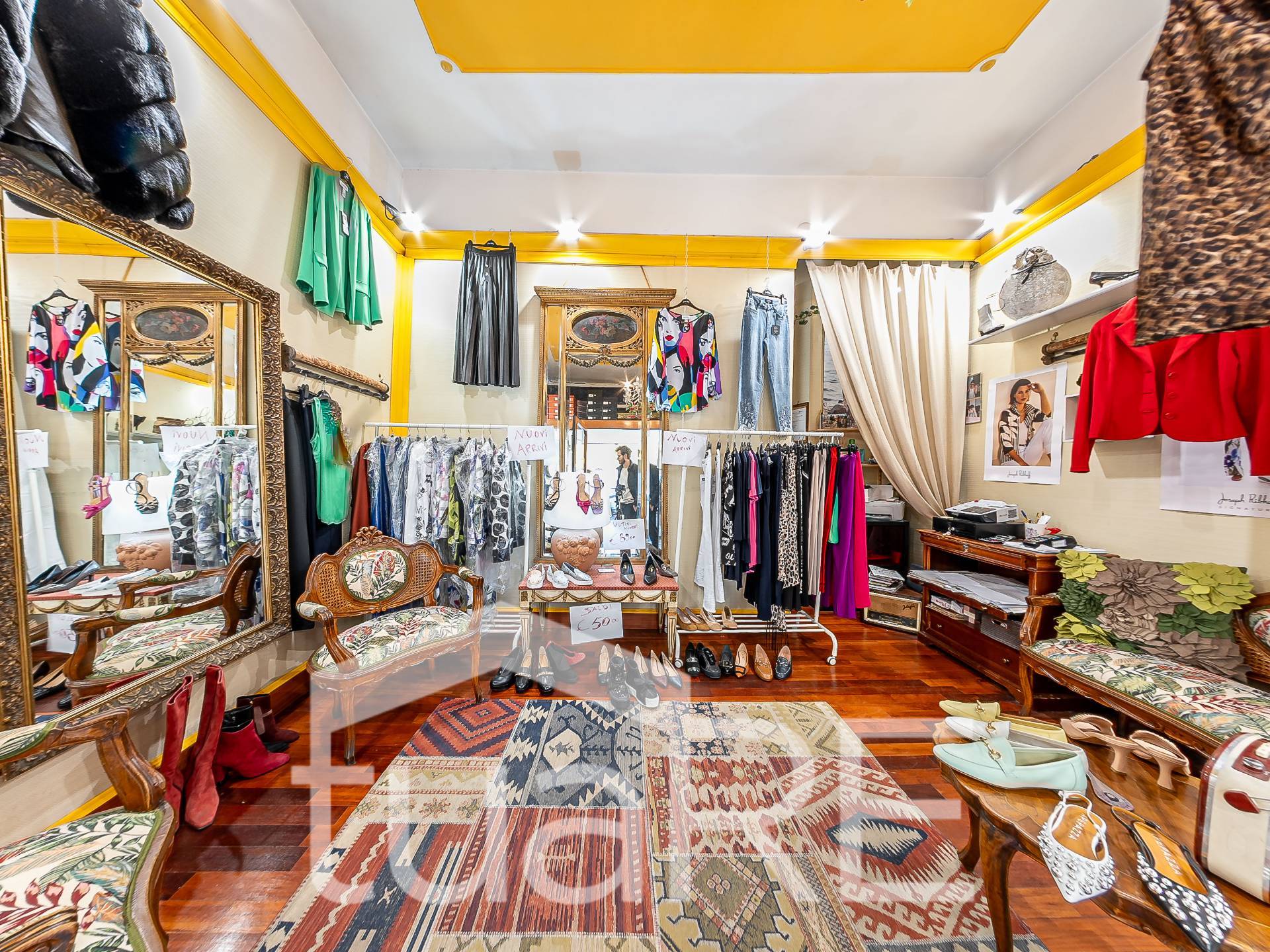 Locale commerciale in vendita a Roma, Centro Storico