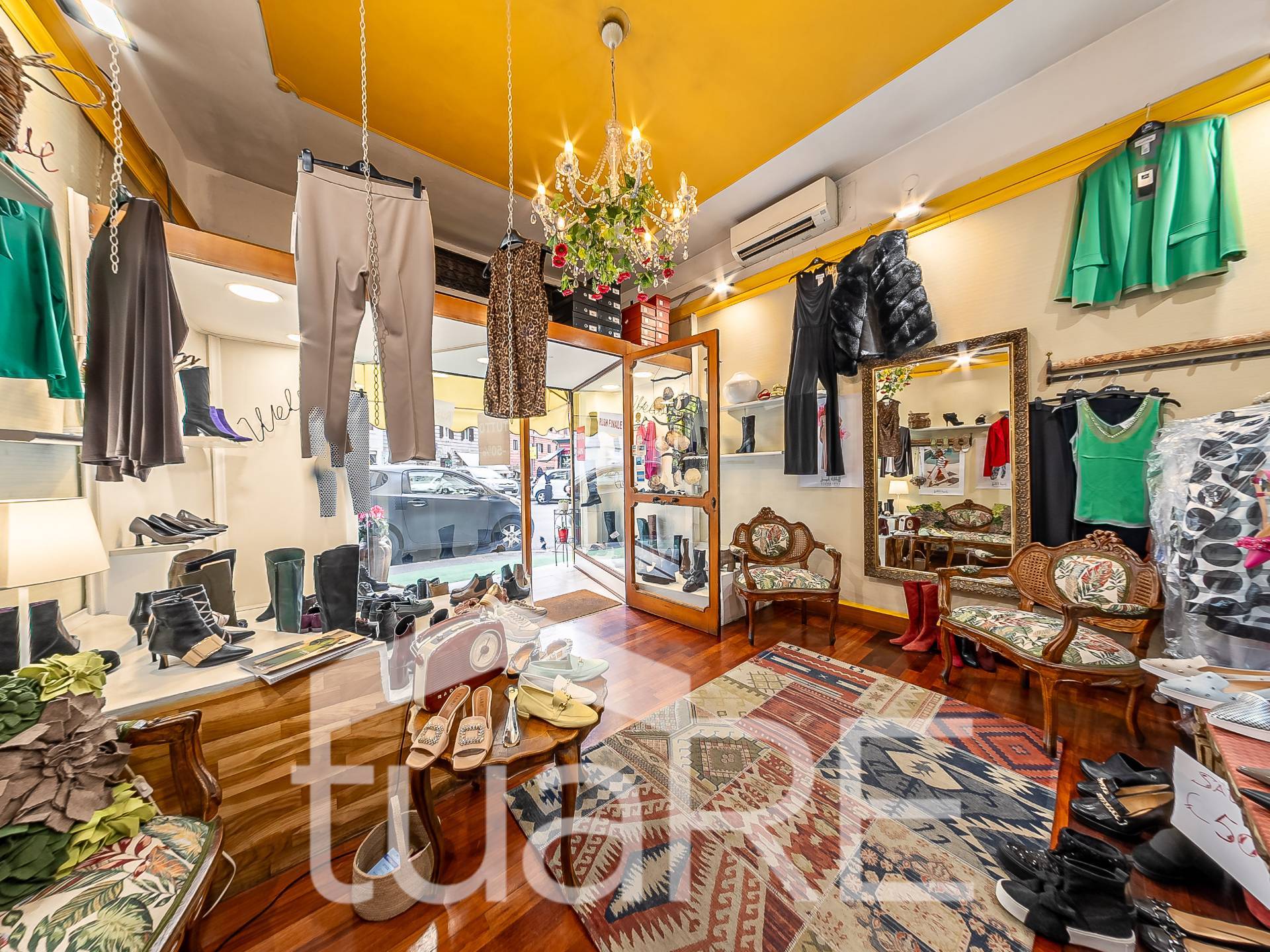 Locale commerciale in vendita a Roma, Centro Storico