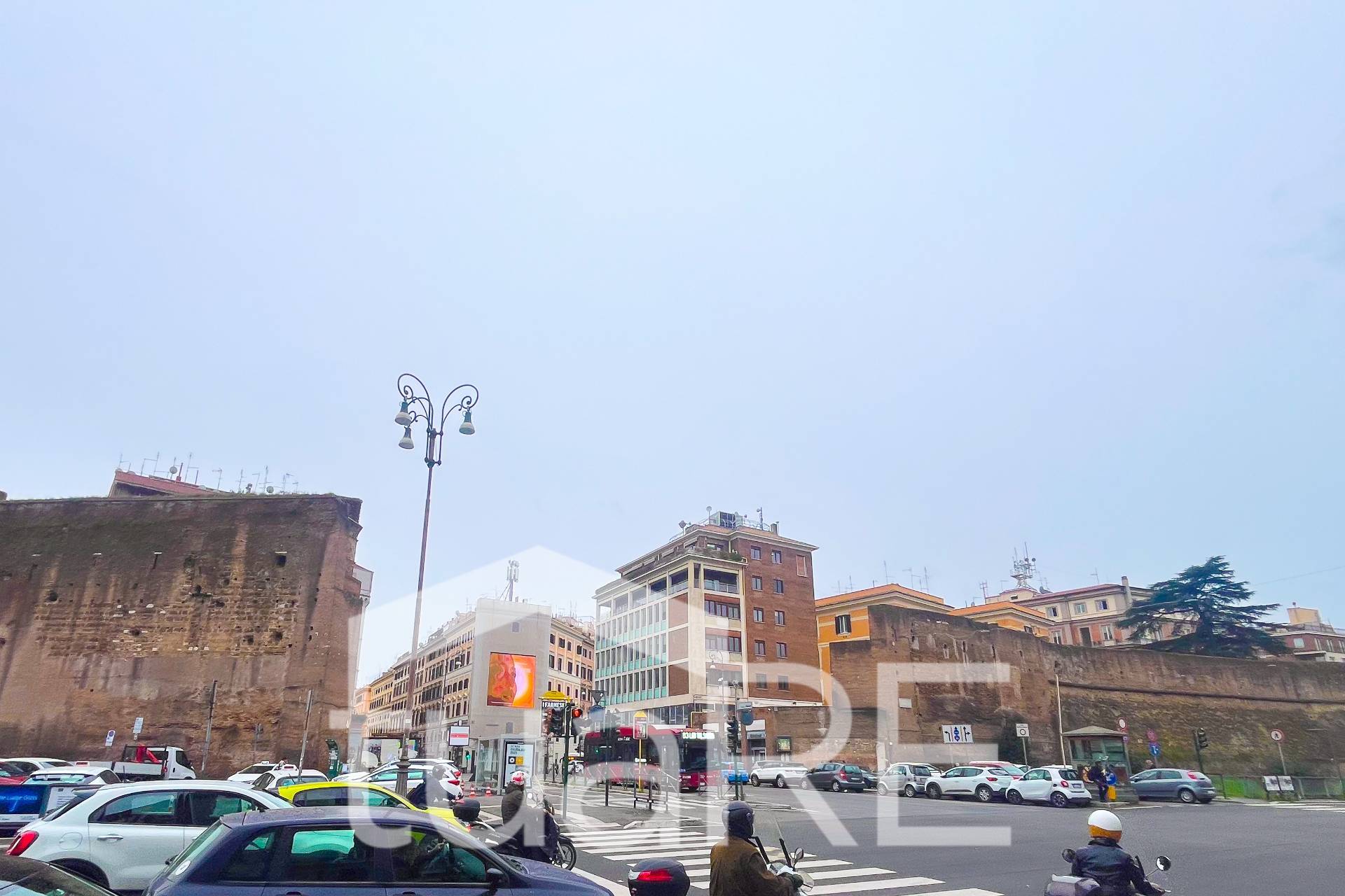 Locale commerciale in vendita a Roma, Centro Storico