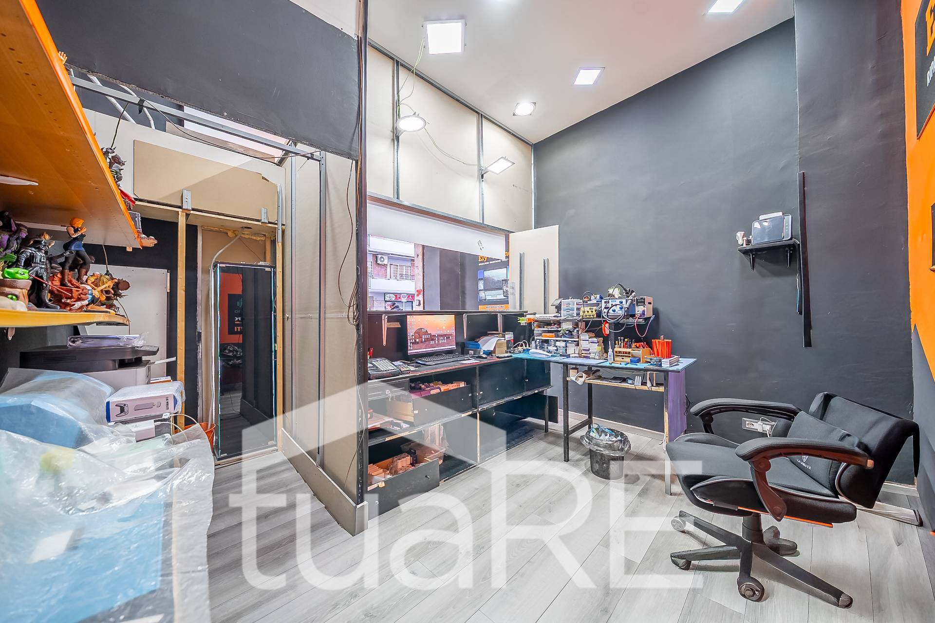 Locale commerciale in vendita a Roma, Marconi