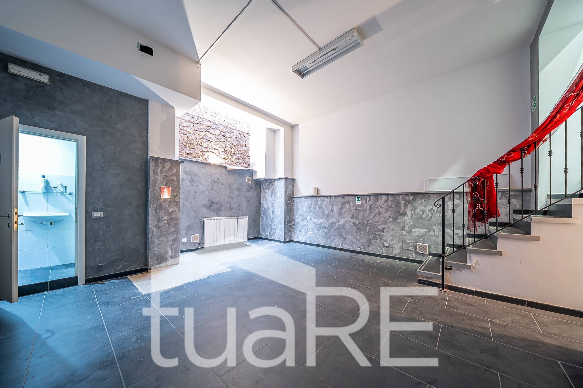 Locale commerciale in vendita a Roma