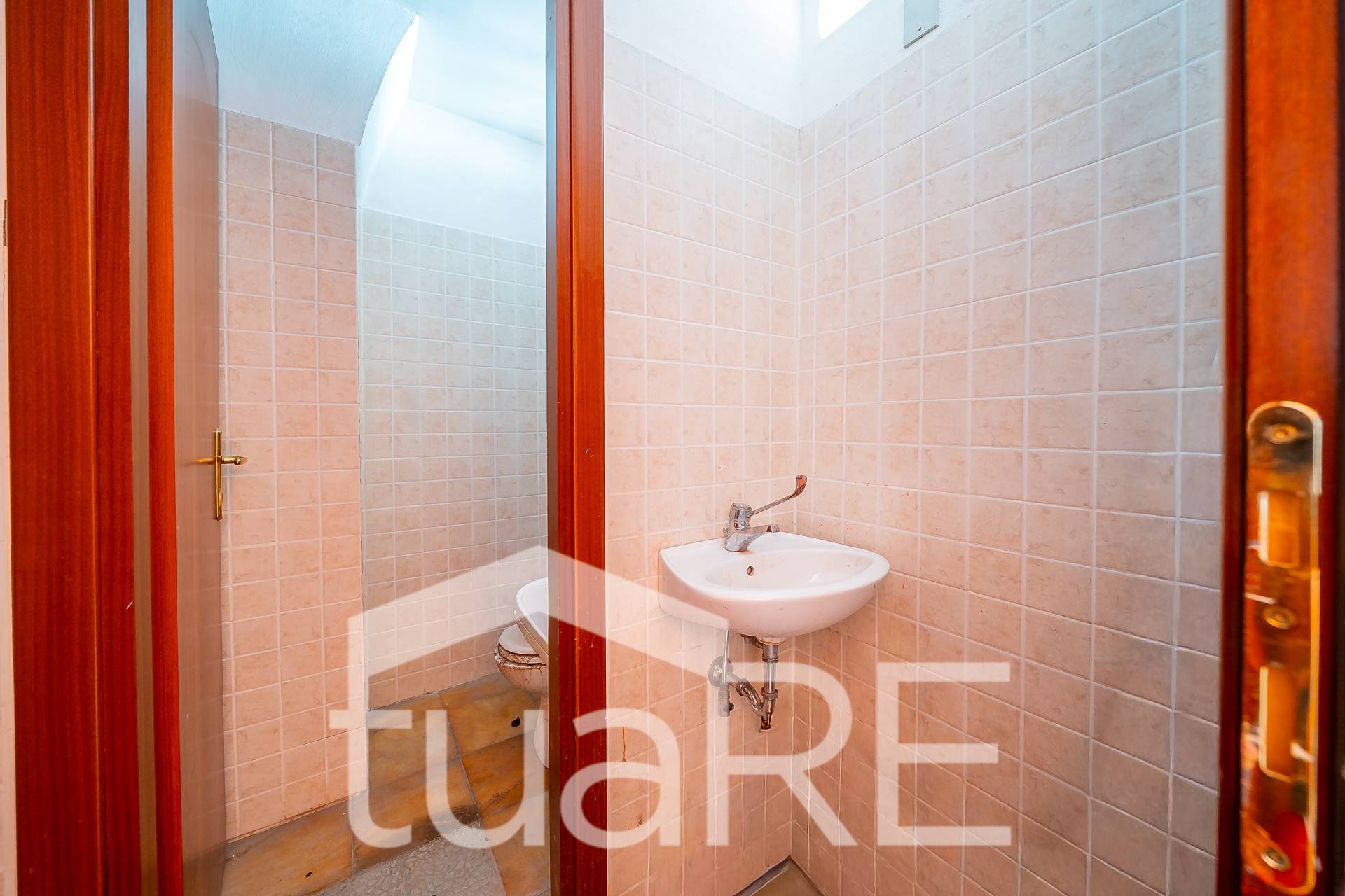 Locale commerciale in vendita a Roma, San Lorenzo