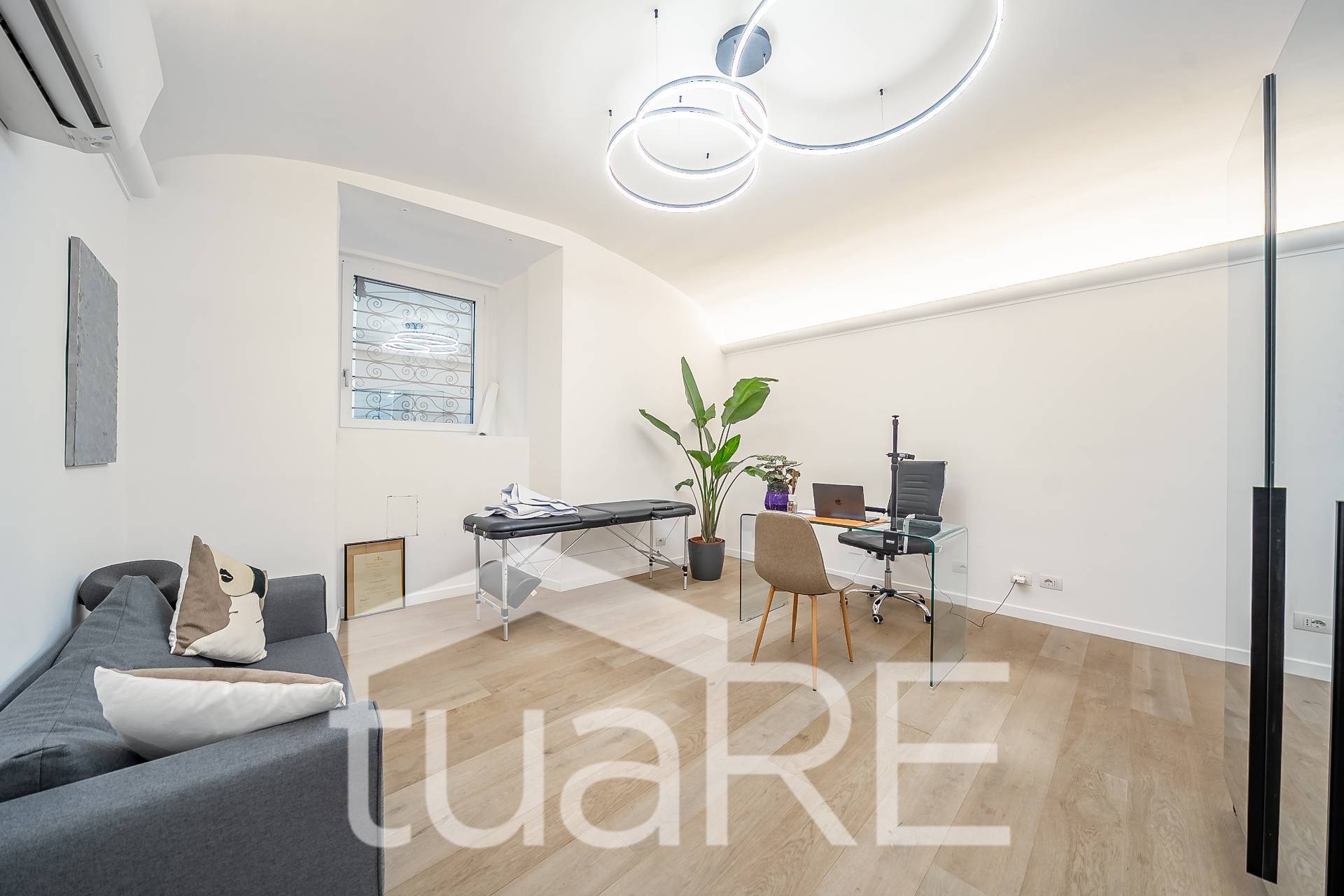 Locale commerciale in vendita a Roma, Centro Storico