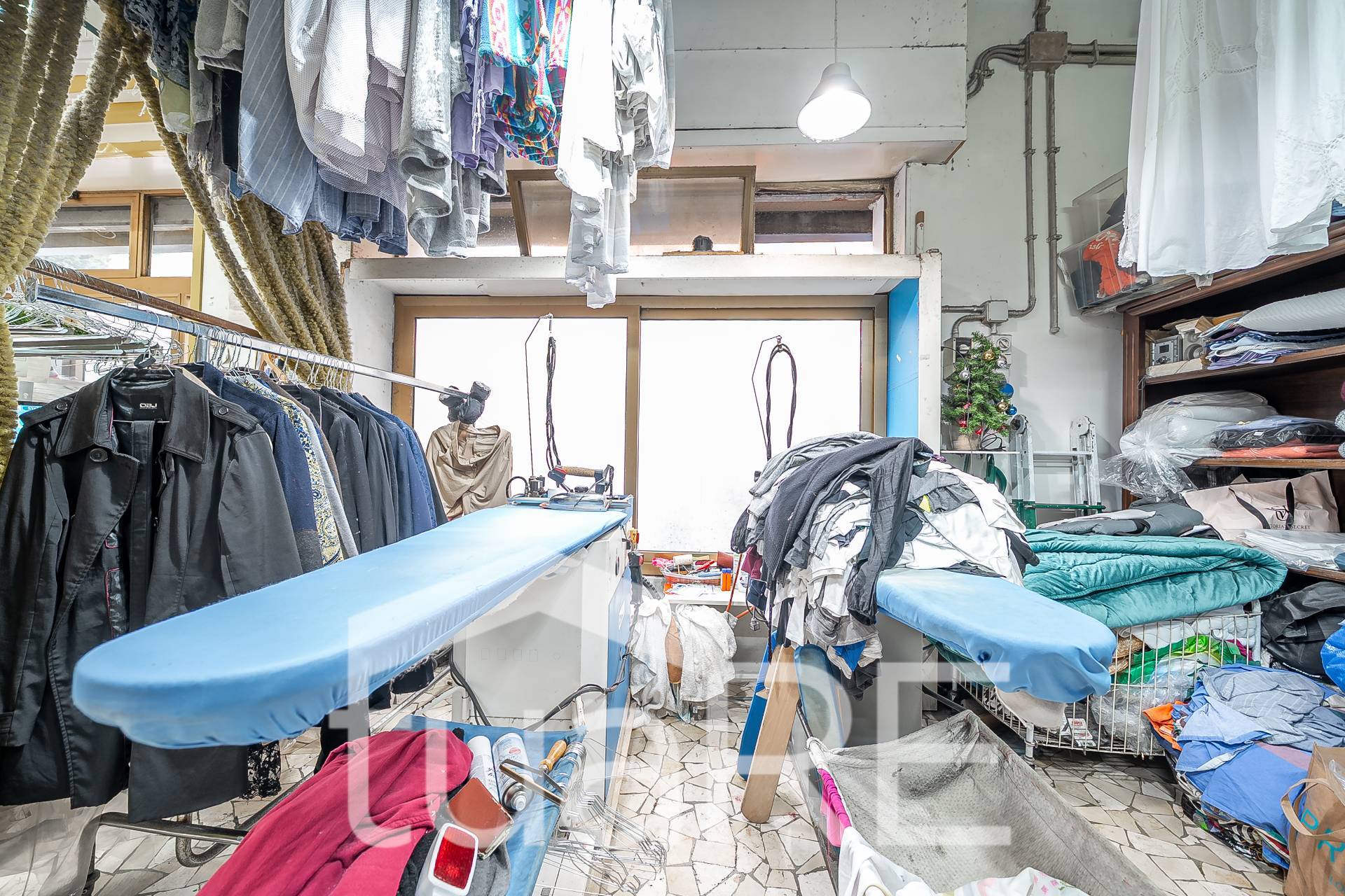 Locale commerciale in vendita a Roma, Marconi