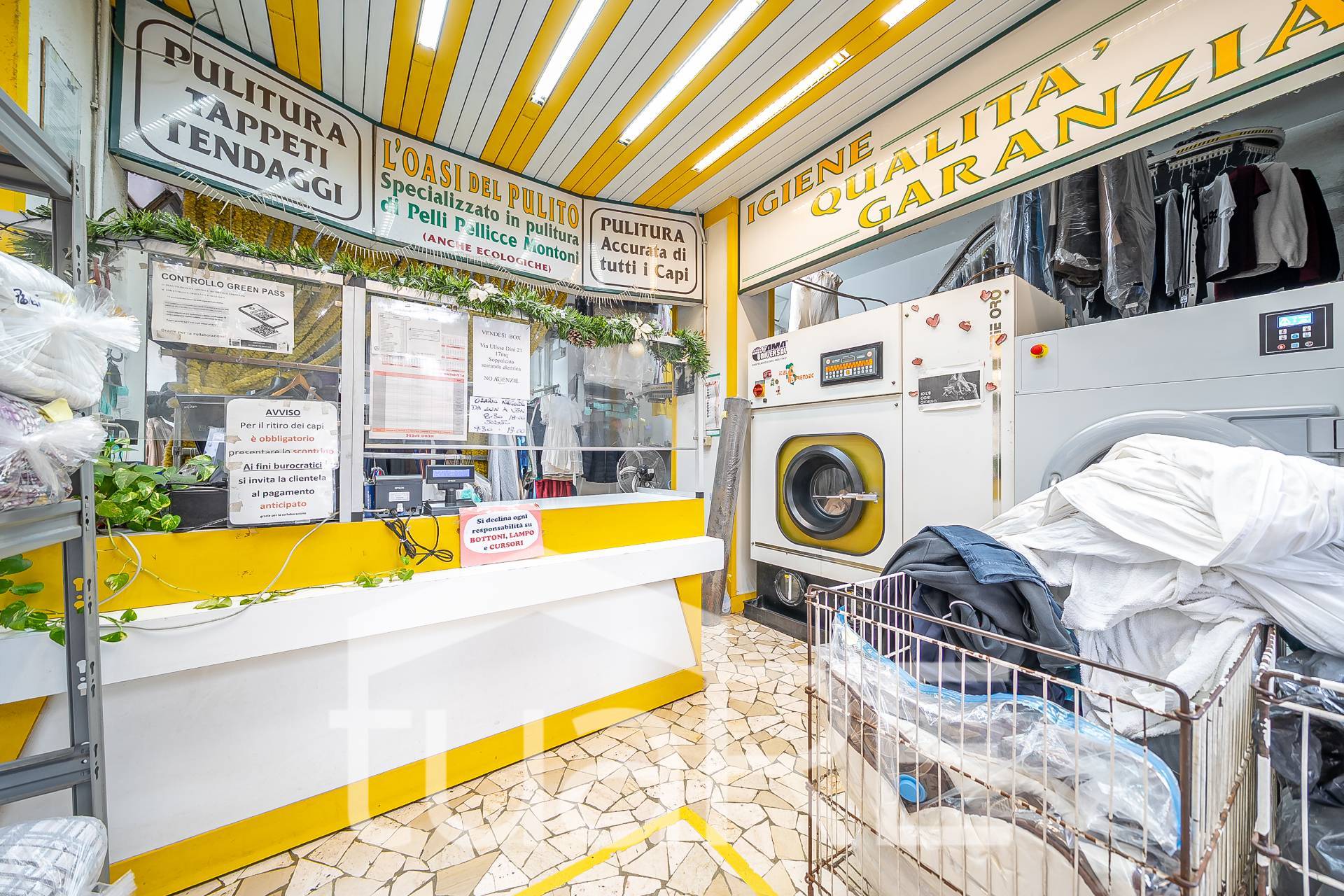 Locale commerciale in vendita a Roma, Marconi