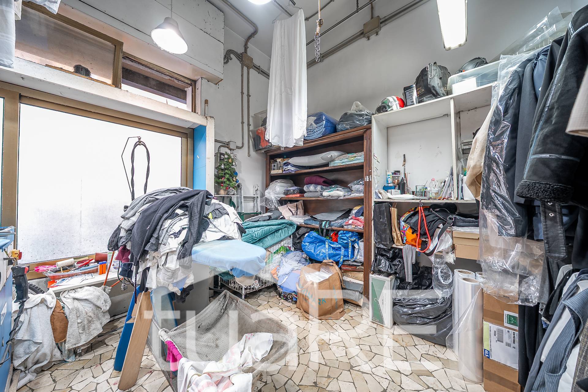 Locale commerciale in vendita a Roma, Marconi