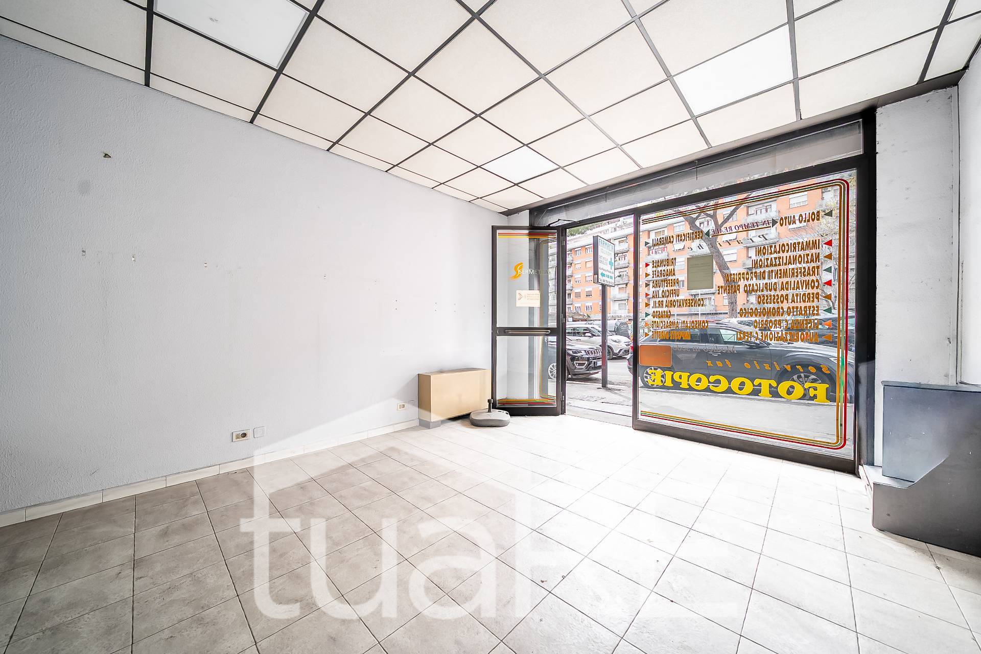 Locale commerciale in vendita a Roma