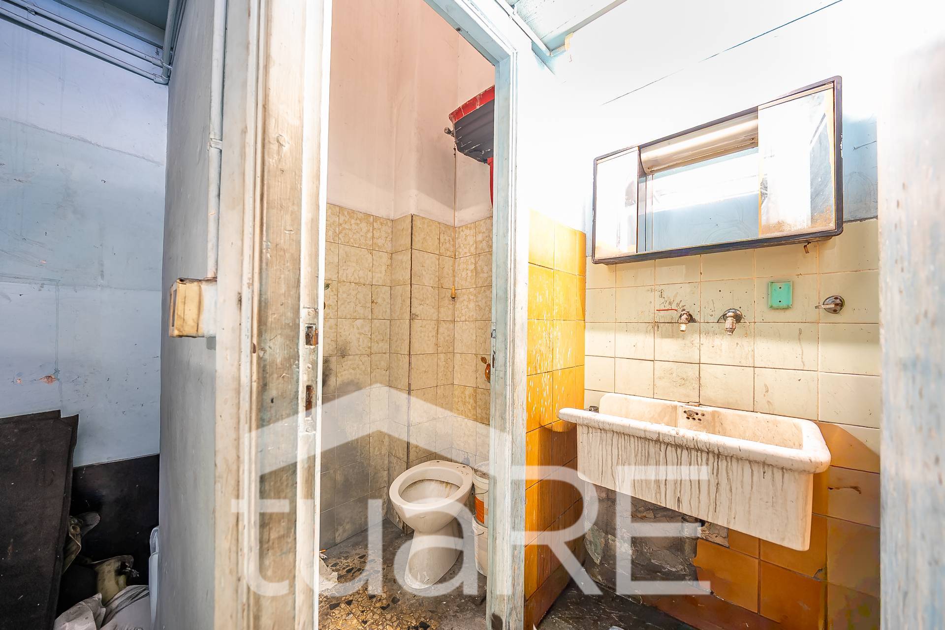 Locale commerciale in vendita a Roma, Collatino