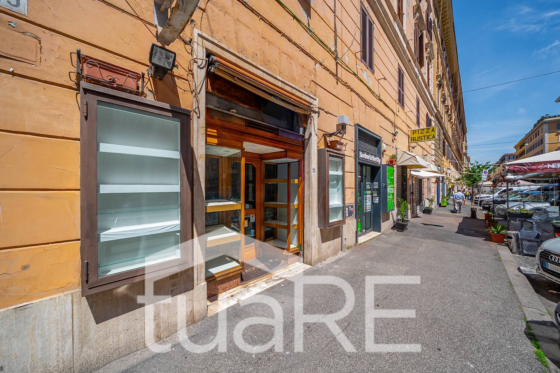 Locale commerciale in vendita a Roma, Prati