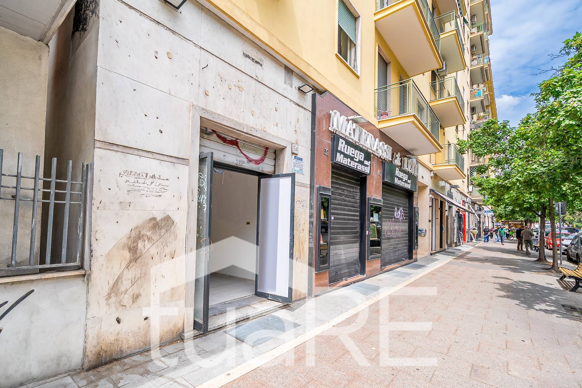 Locale commerciale in vendita a Roma, Marconi