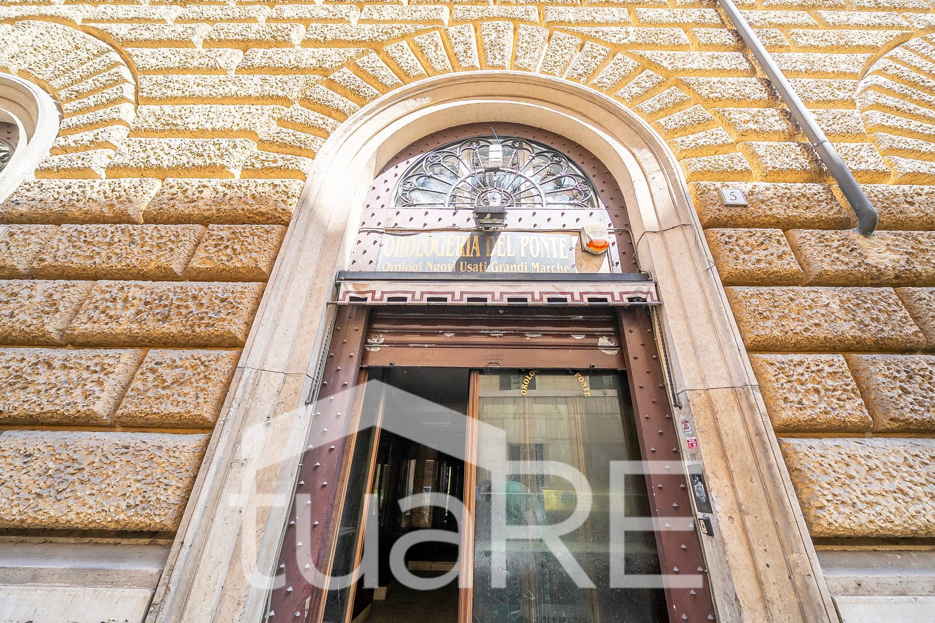 Locale commerciale in vendita a Roma
