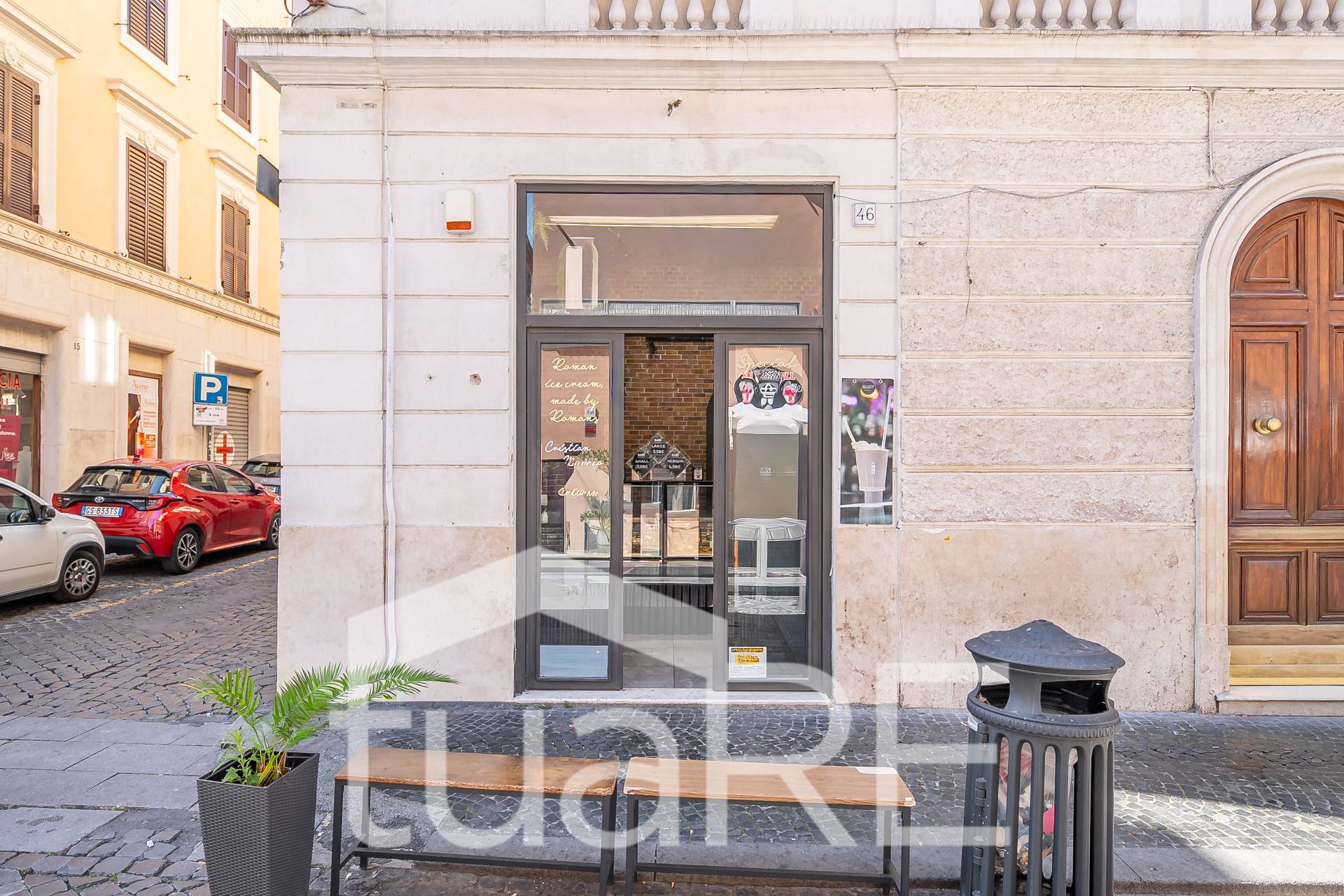 Locale commerciale in vendita a Roma, Prati