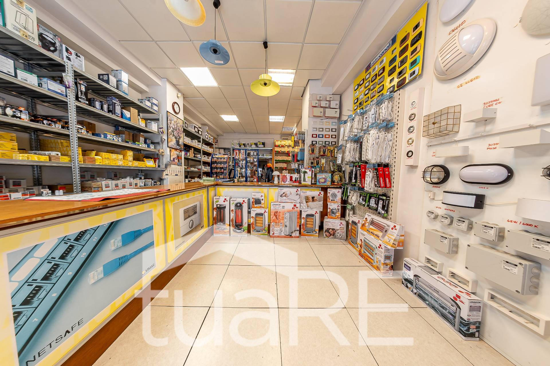 Locale commerciale in vendita a Roma, Marconi