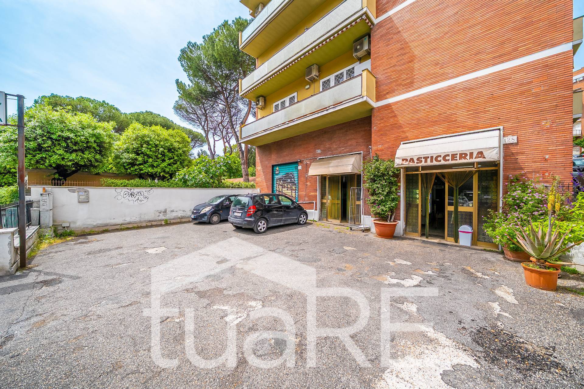 Locale commerciale in vendita a Roma