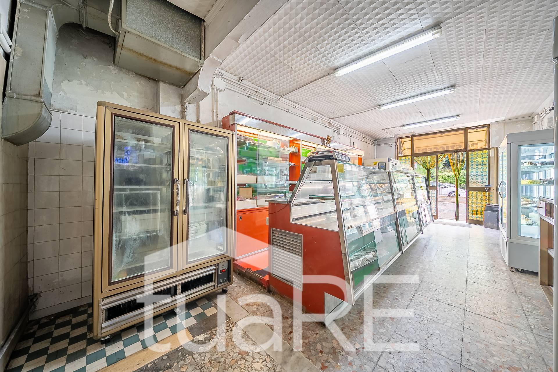 Locale commerciale in vendita a Roma