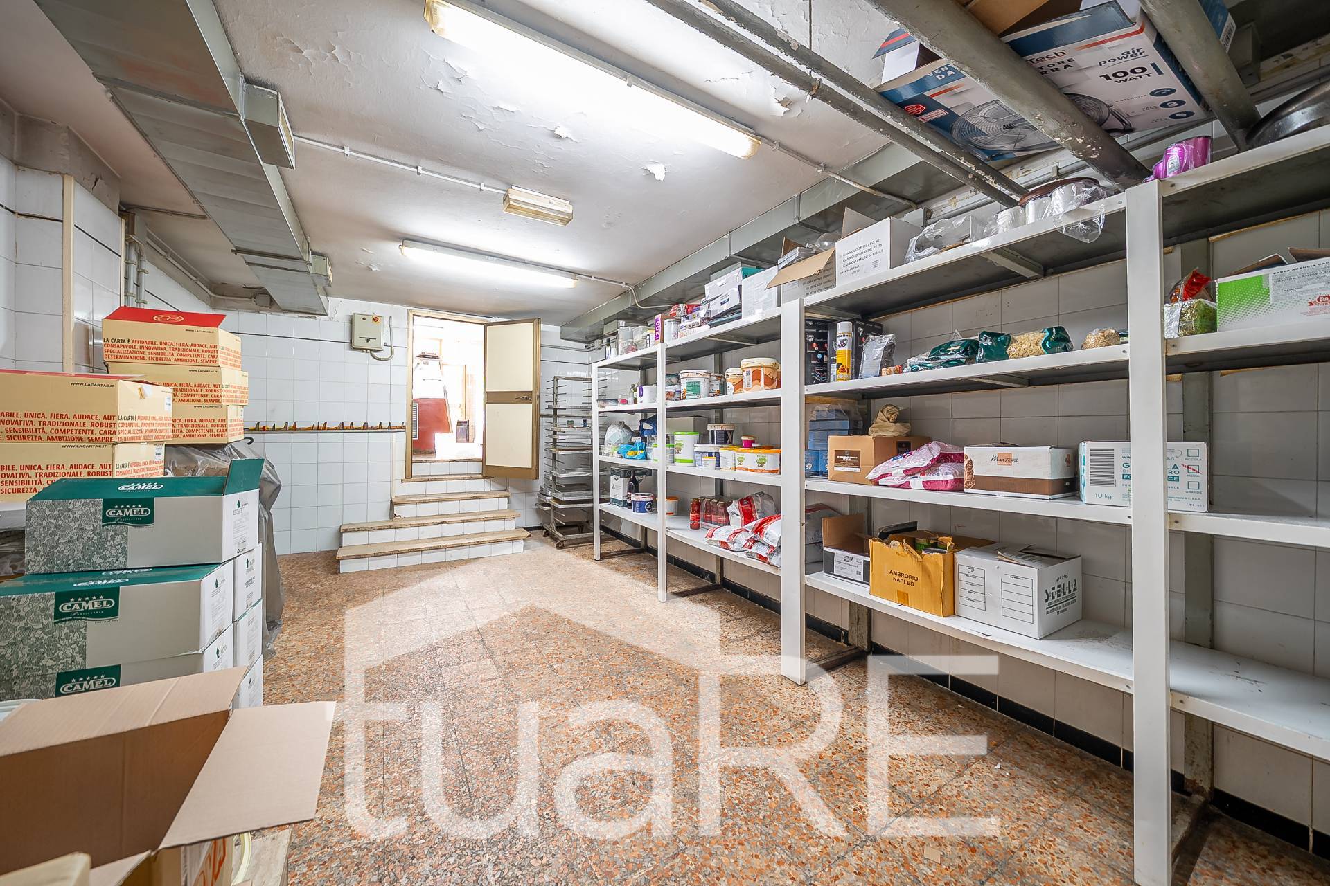 Locale commerciale in vendita a Roma
