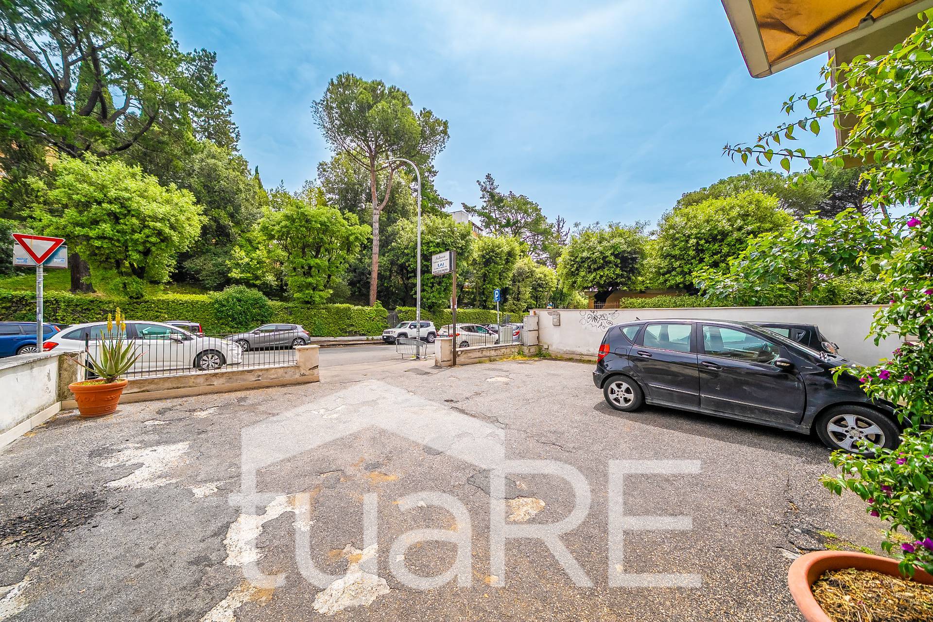 Locale commerciale in vendita a Roma