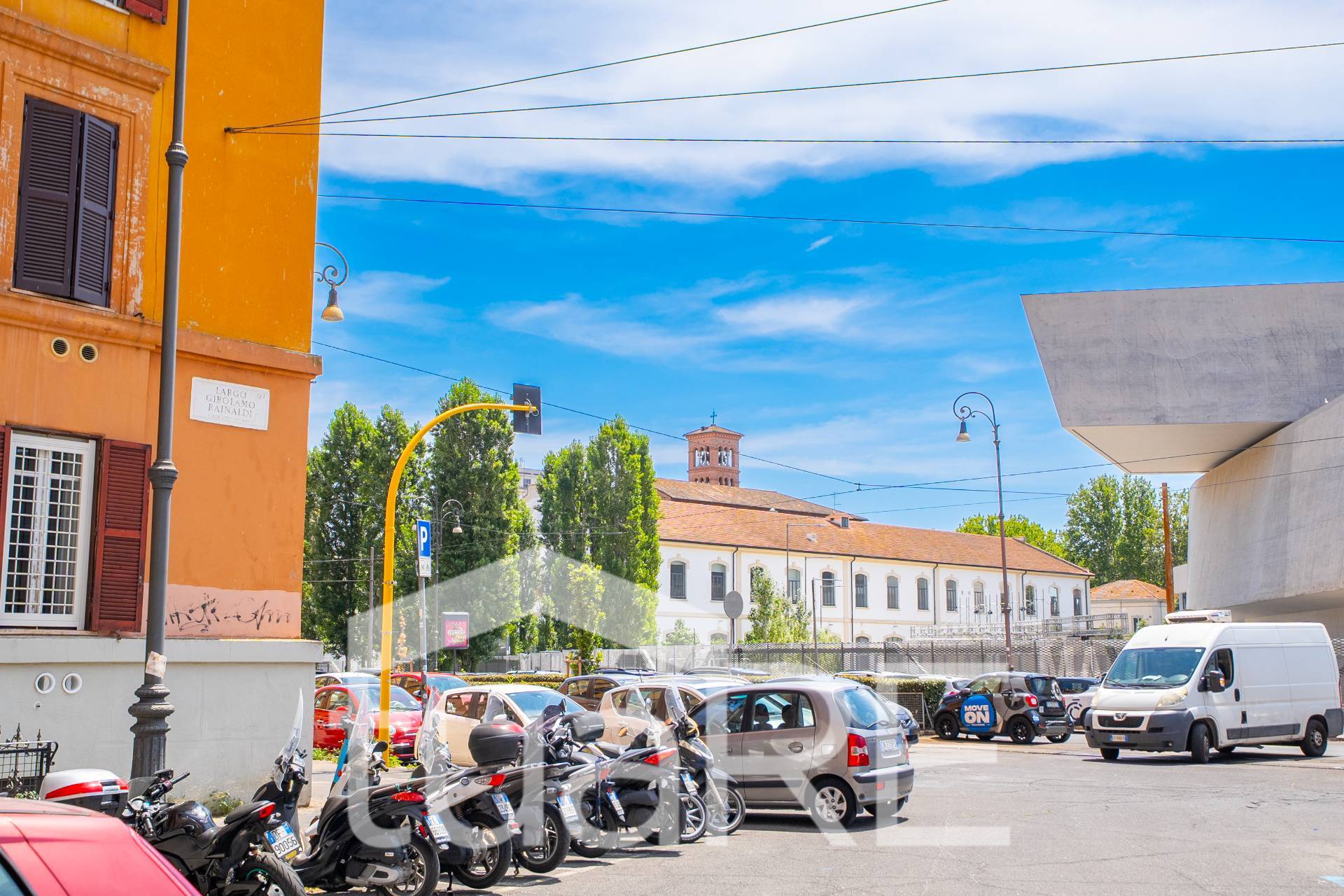 Box o garage in vendita a Roma