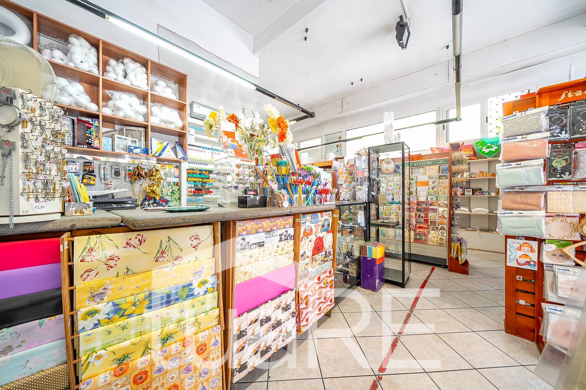 Locale commerciale in vendita a Roma, Ubaldi