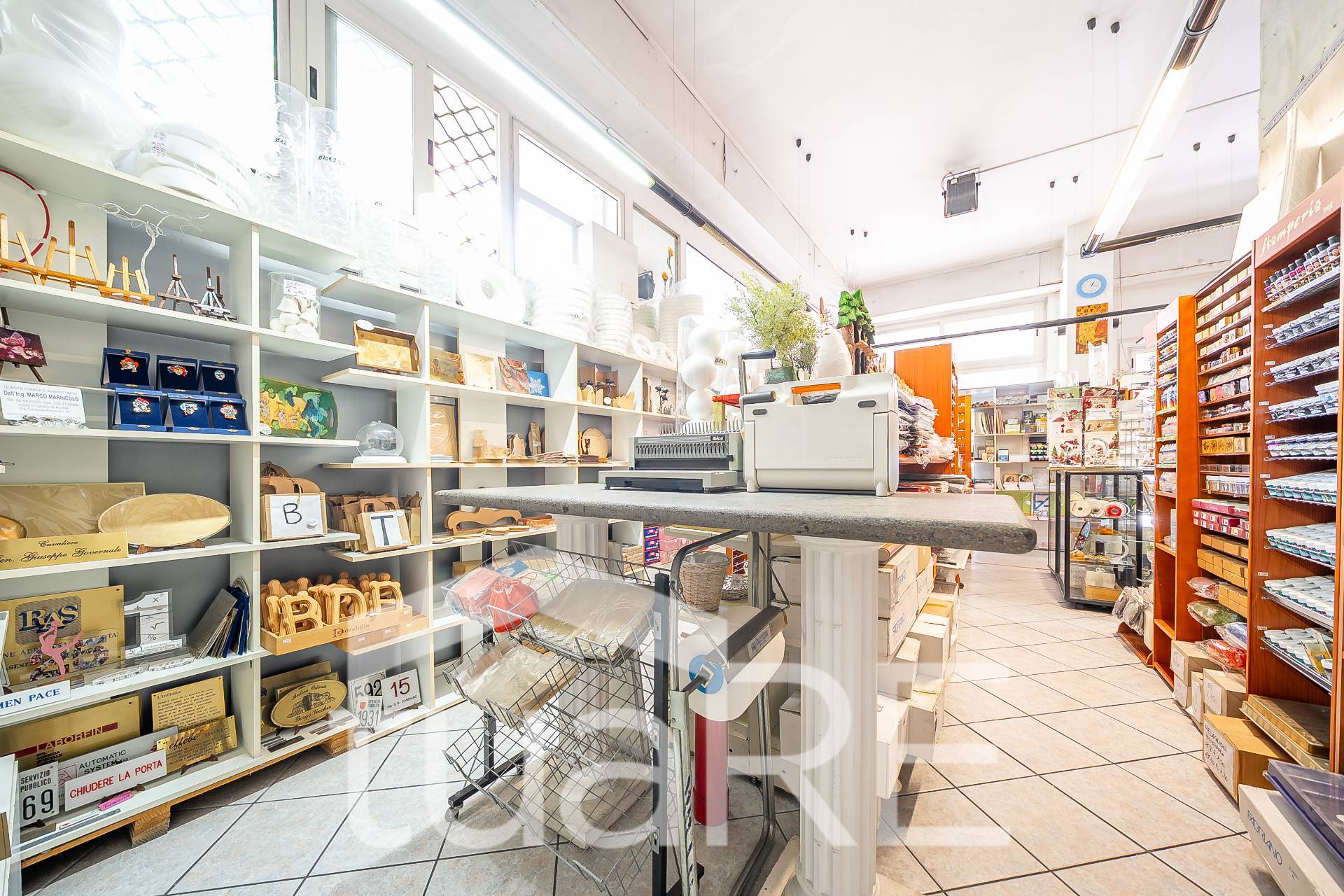 Locale commerciale in vendita a Roma, Ubaldi