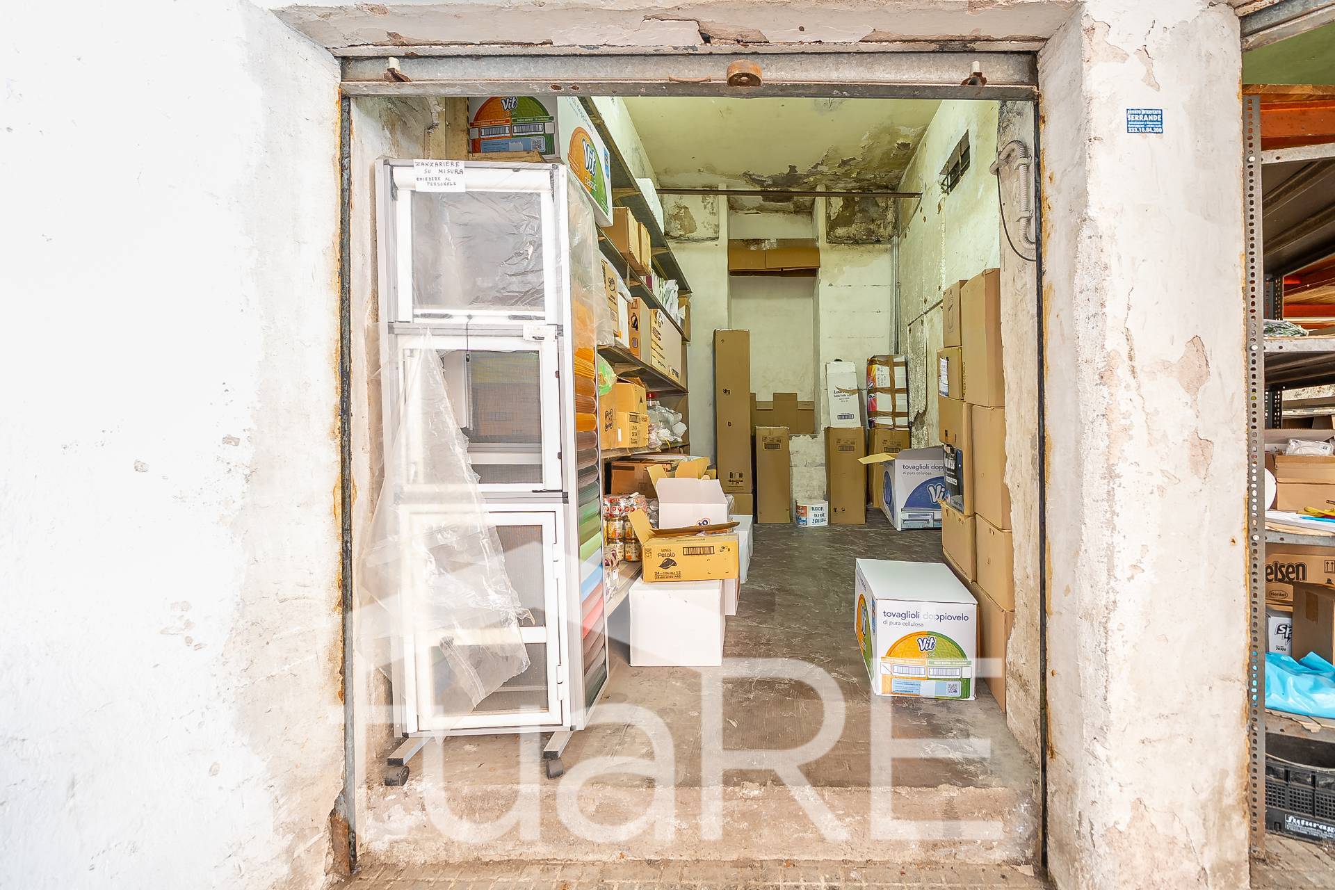 Box o garage in vendita a Roma