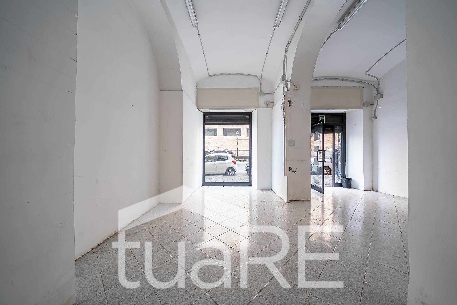 Locale commerciale in vendita a Roma, Esquilino
