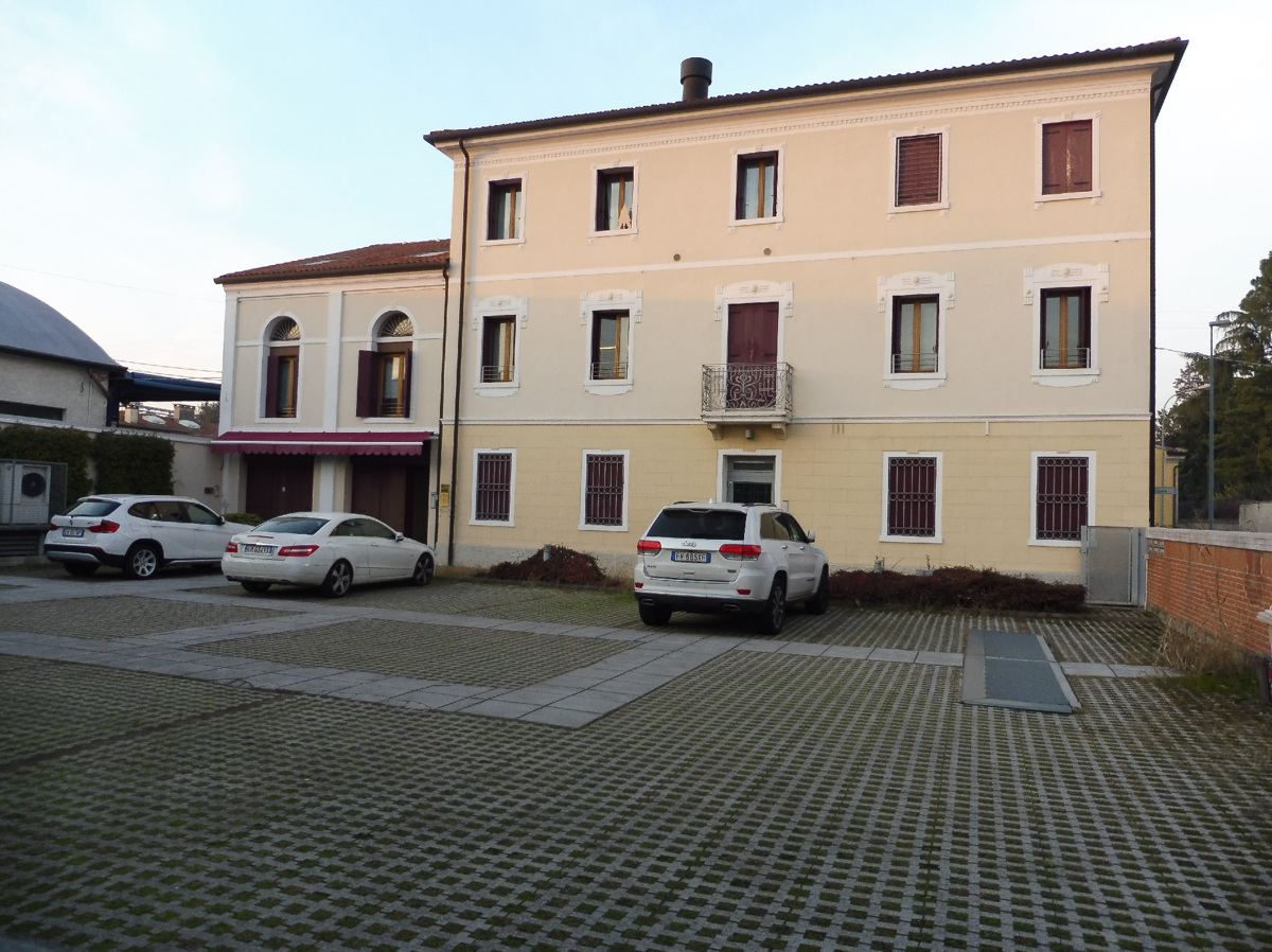 Ufficio in affitto a Rossano Veneto