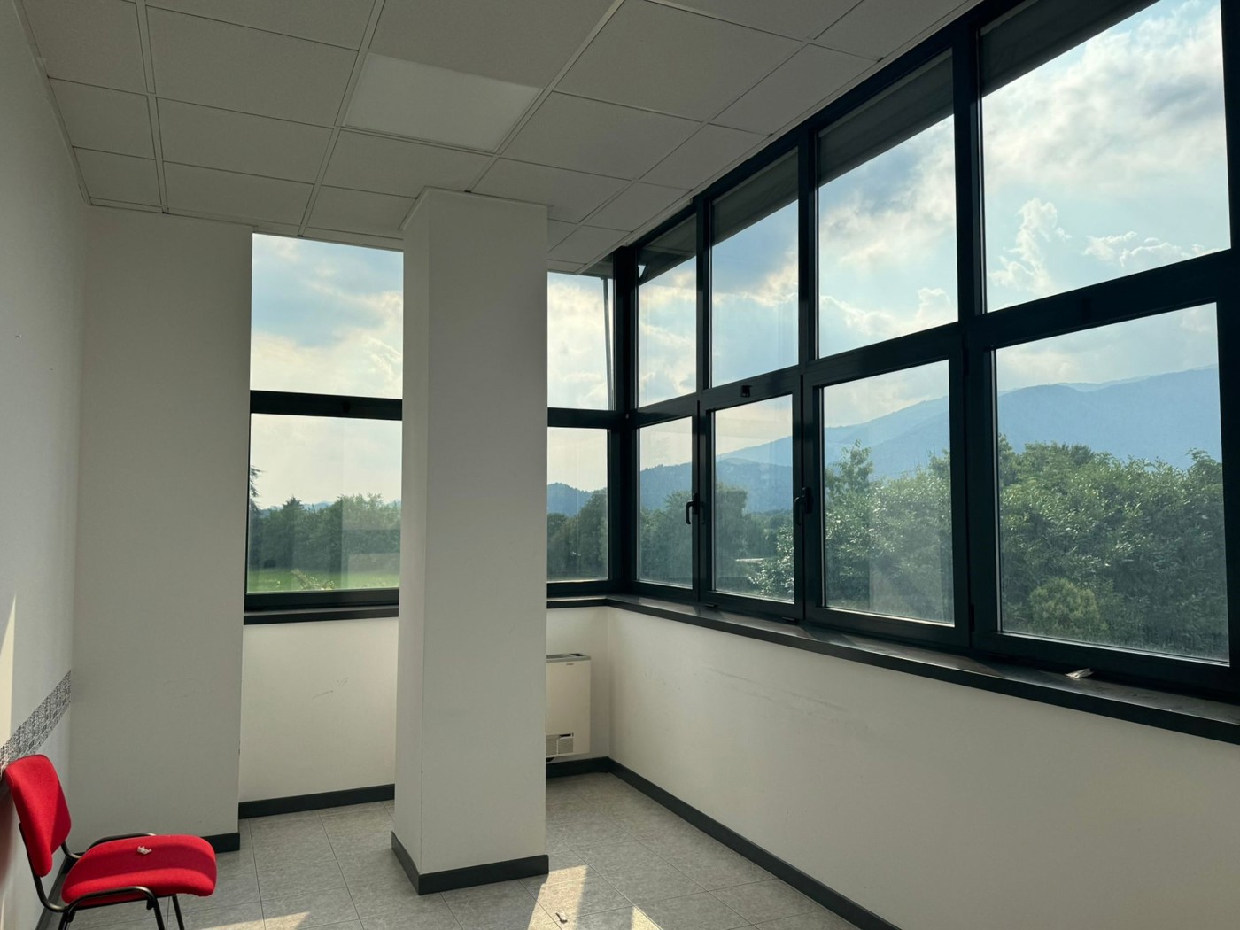 Ufficio ristrutturato a Romano d'Ezzelino