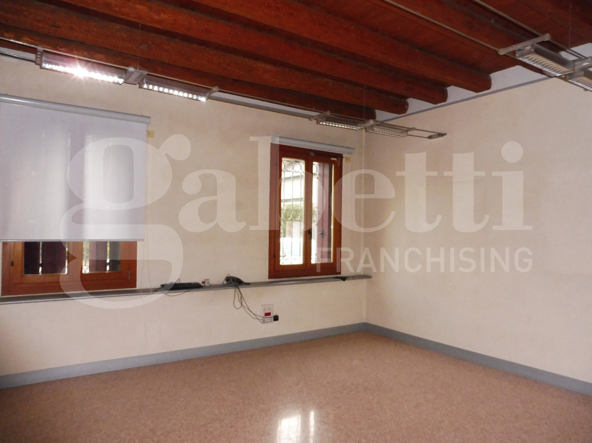 Ufficio in vendita a Rossano Veneto
