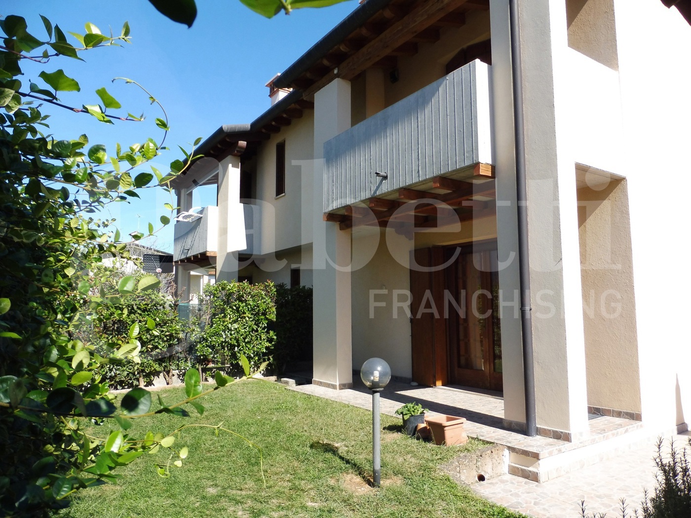 Villa Bifamiliare con giardino a Bassano del Grappa