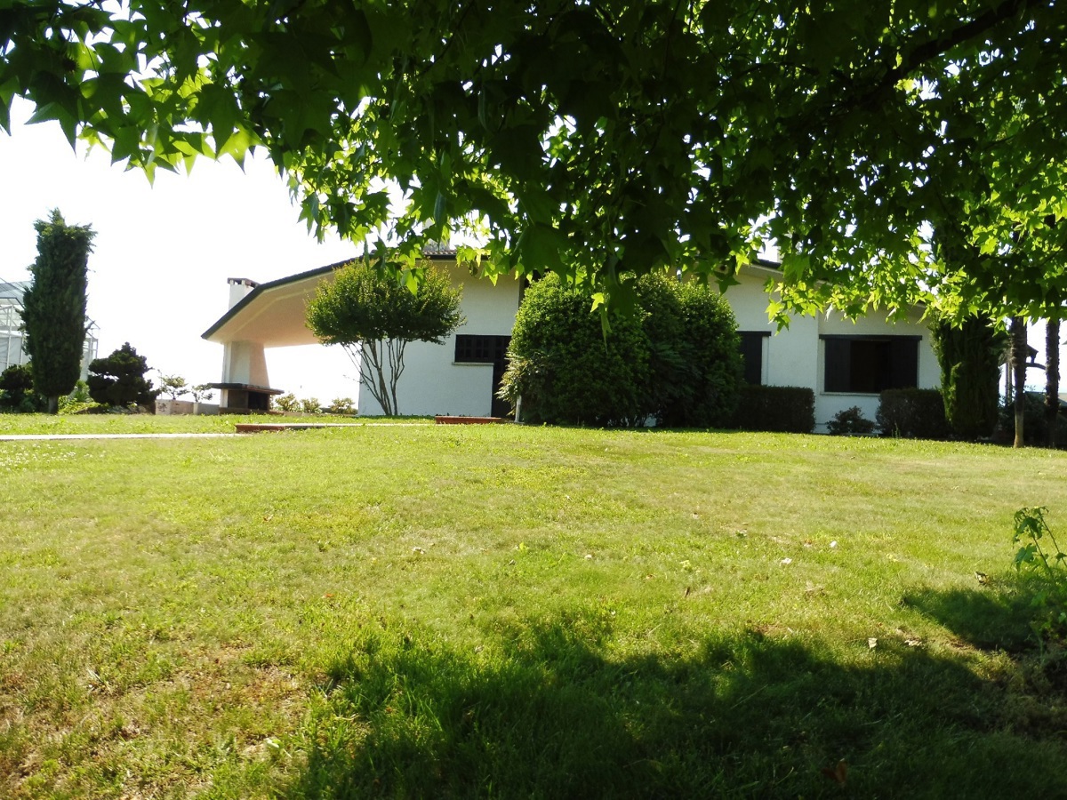 Villa con giardino a Pianezze