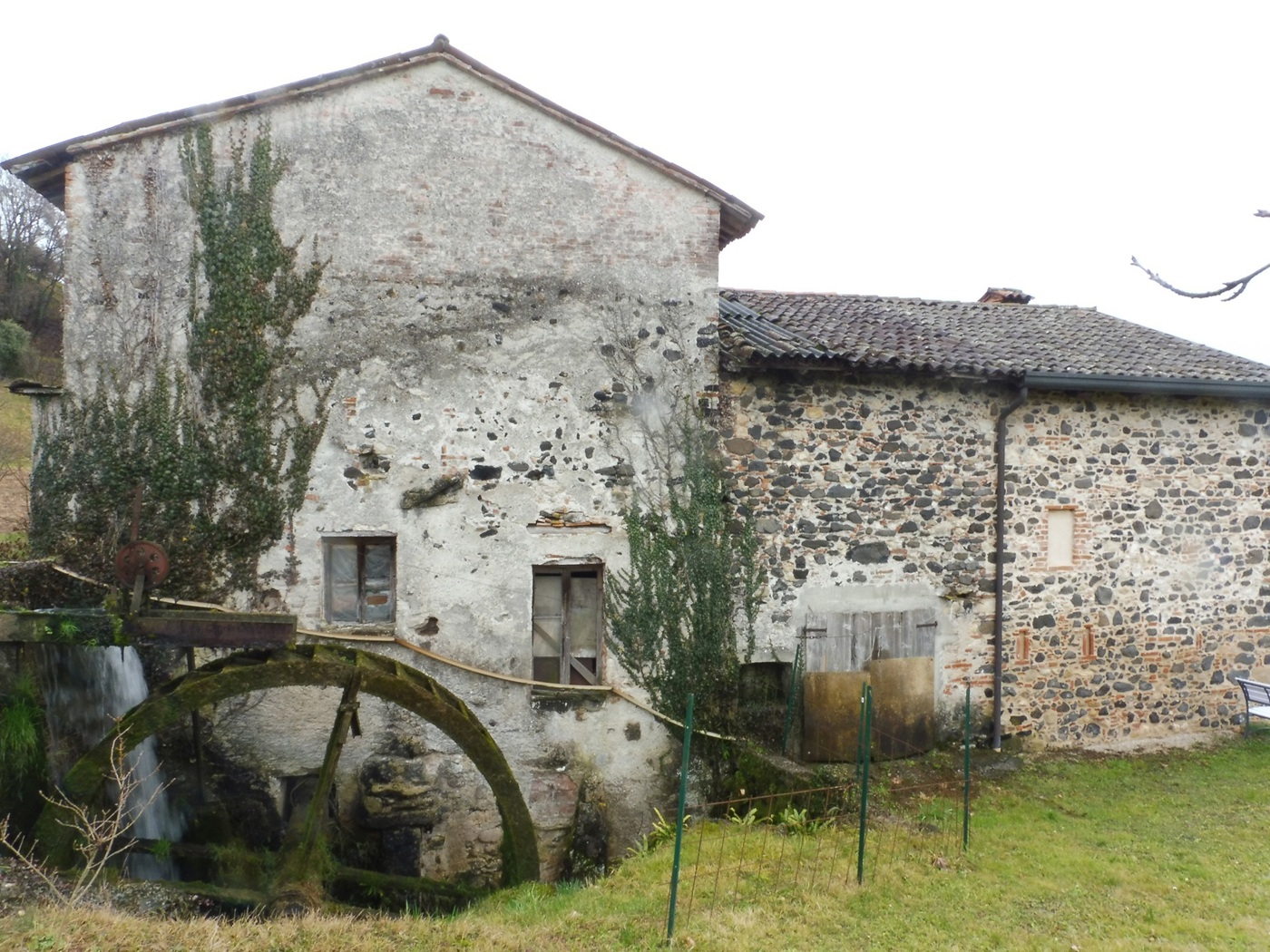 Rustico con giardino a Colceresa