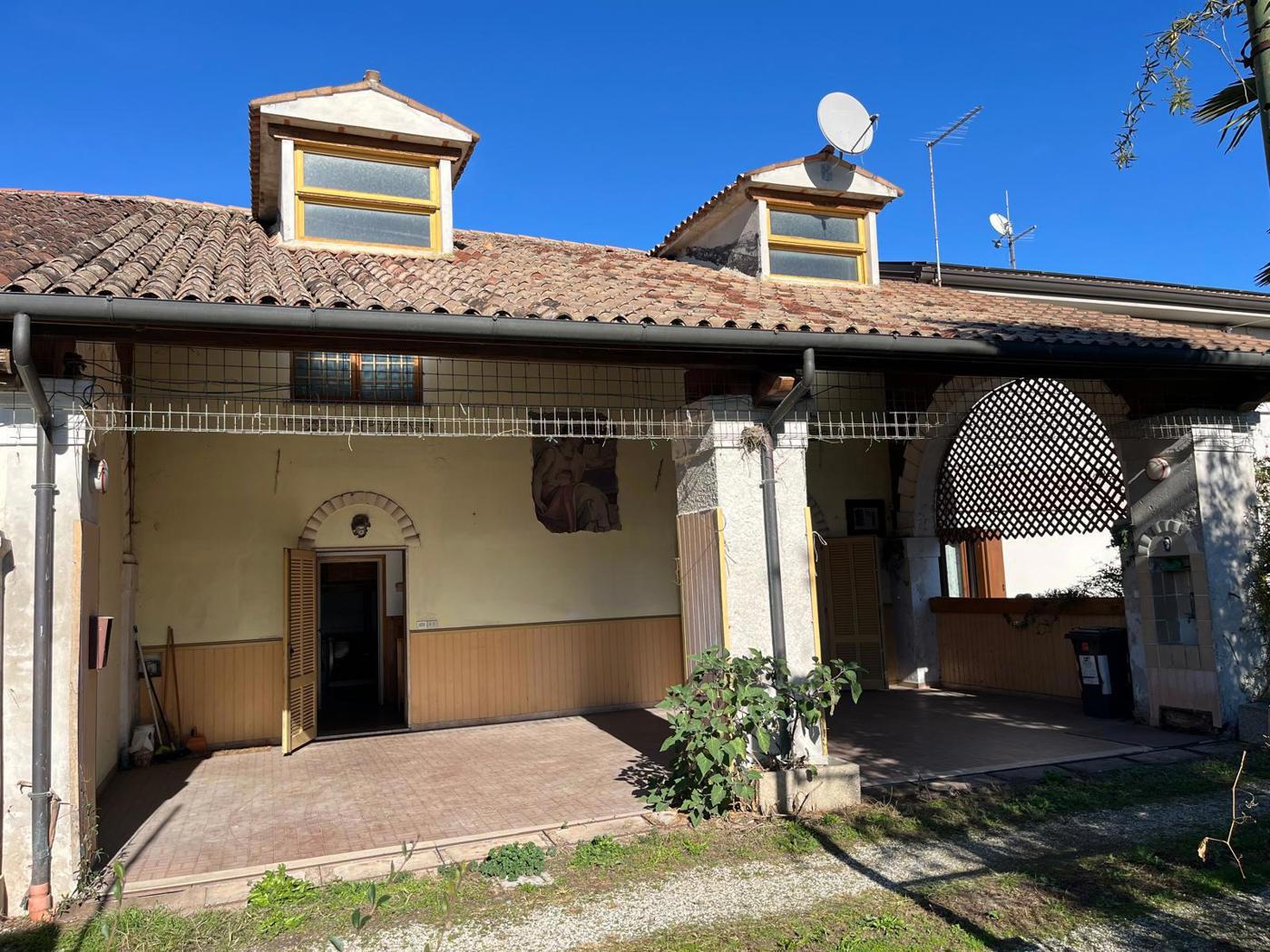 Rustico con giardino a Pozzoleone