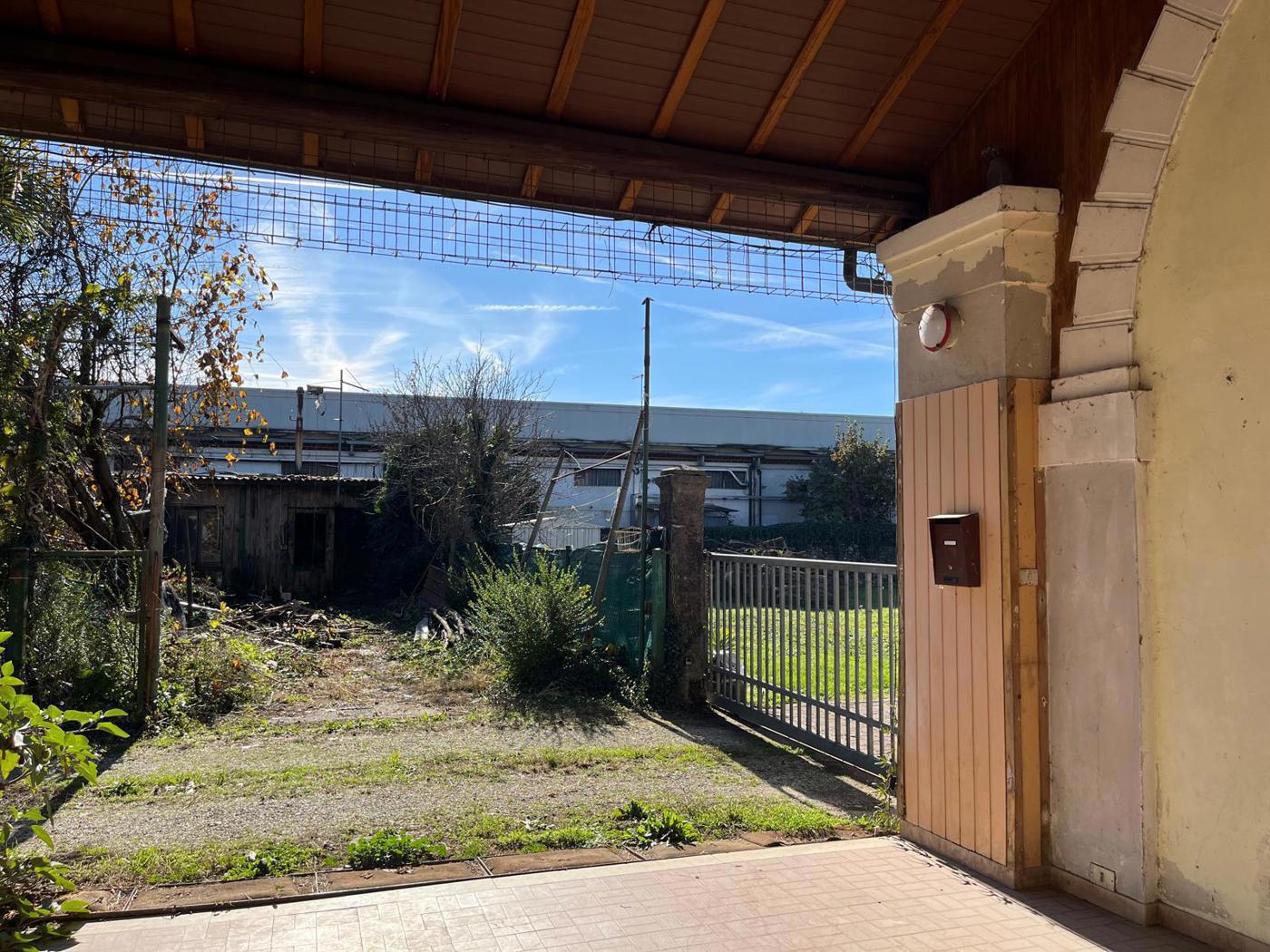 Rustico con giardino a Pozzoleone