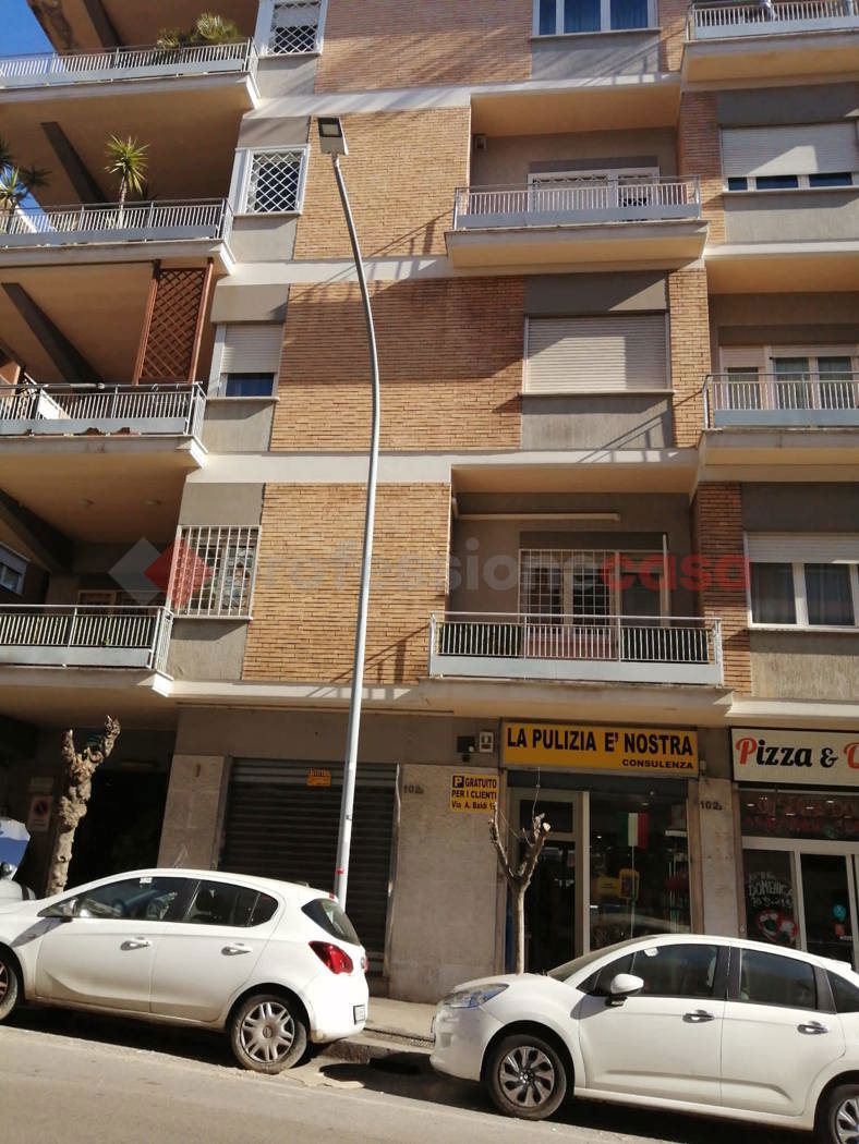 Negozio in affitto a Roma