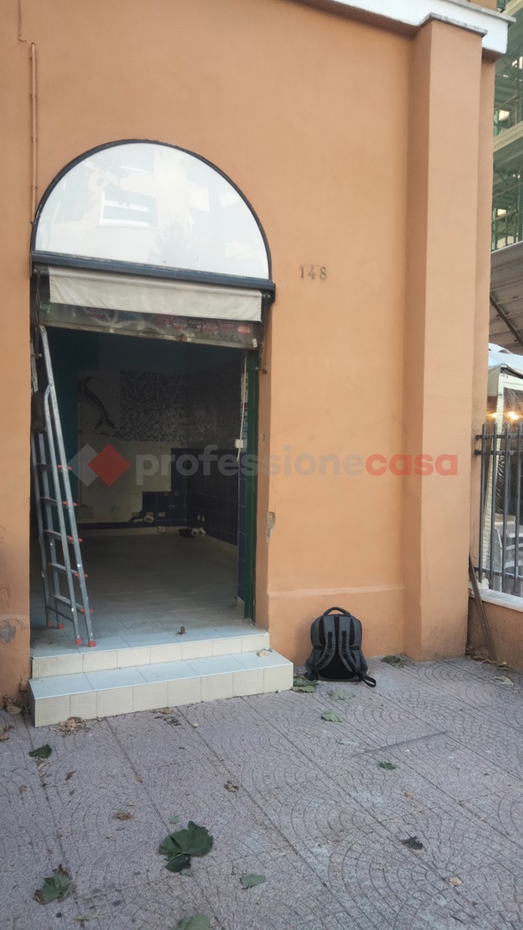 Negozio in affitto a Roma
