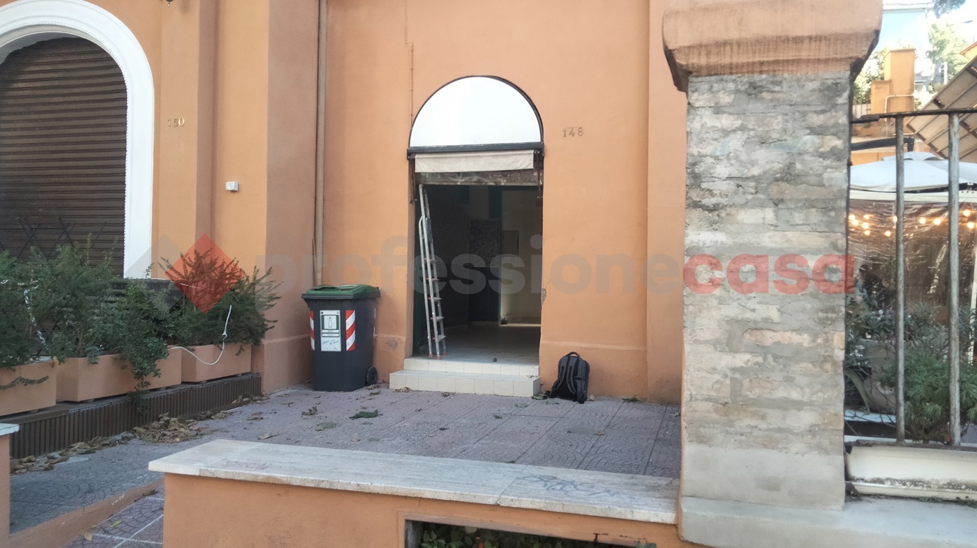 Negozio in affitto a Roma