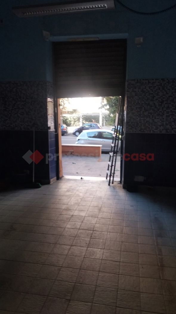 Negozio in affitto a Roma