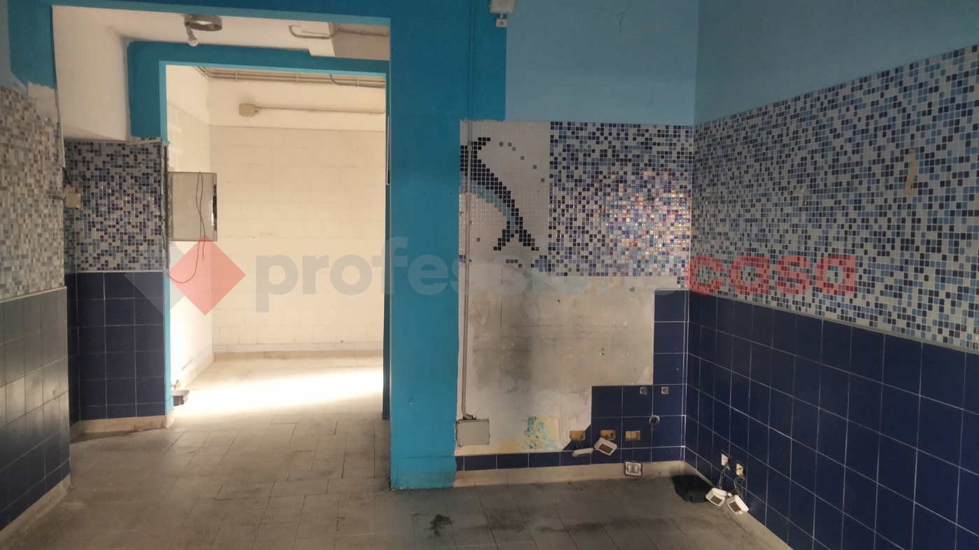 Negozio in affitto a Roma