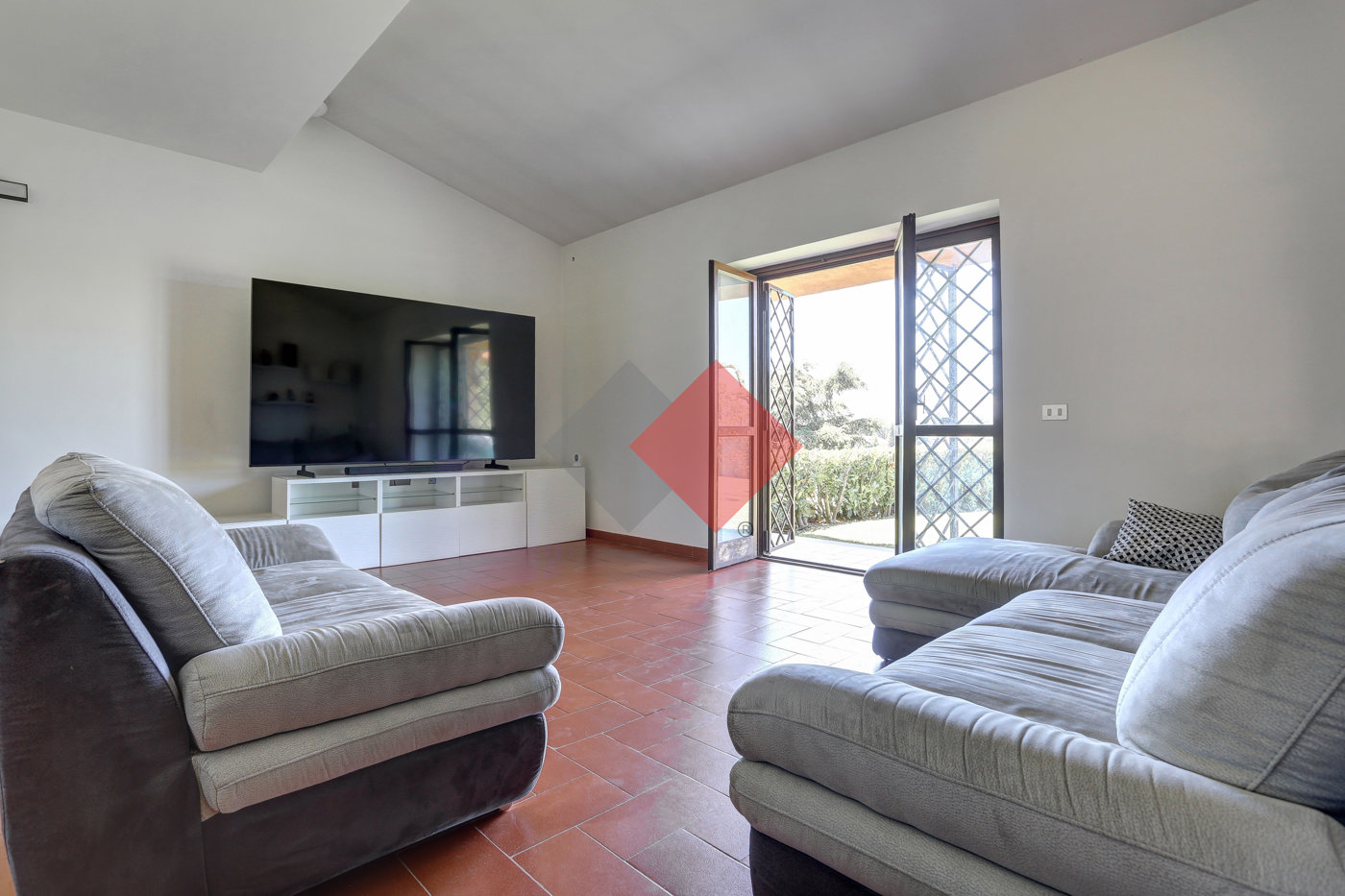 Villa con giardino a Rignano Flaminio