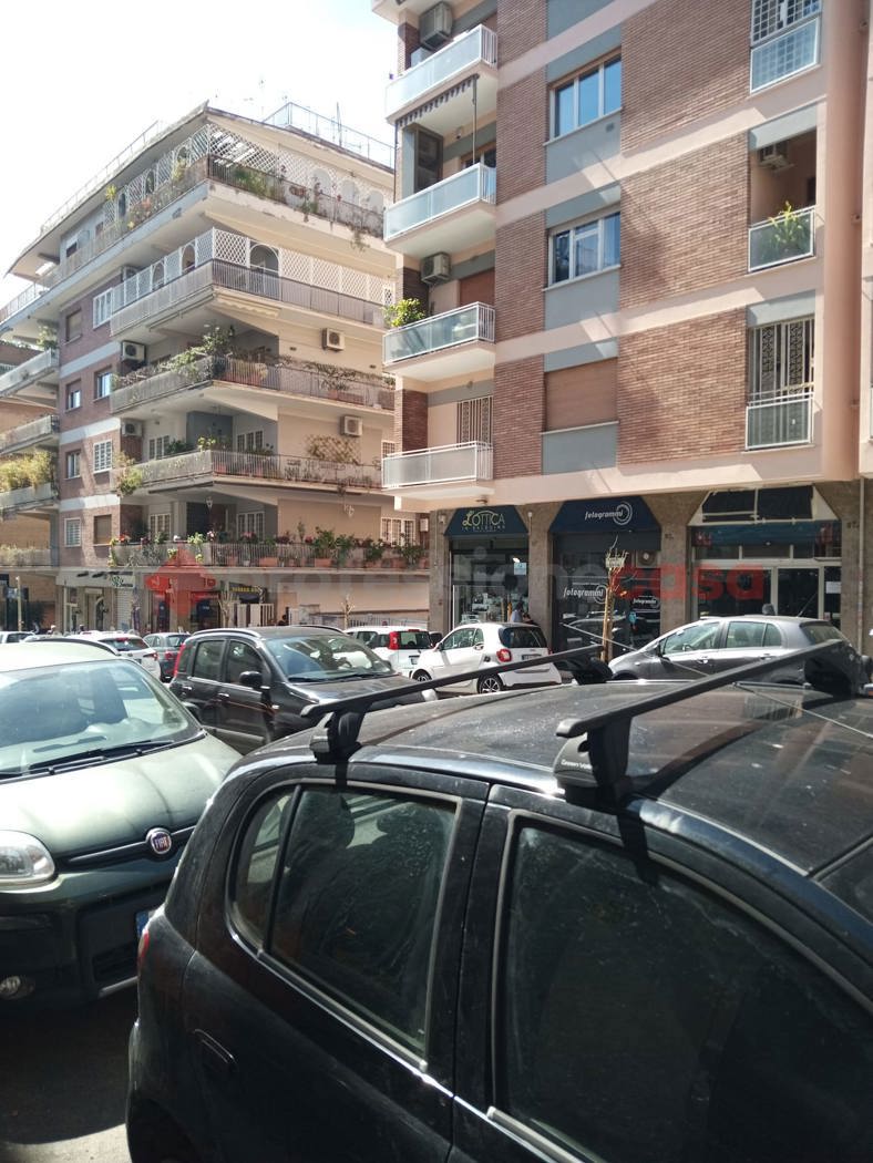 Negozio in affitto a Roma