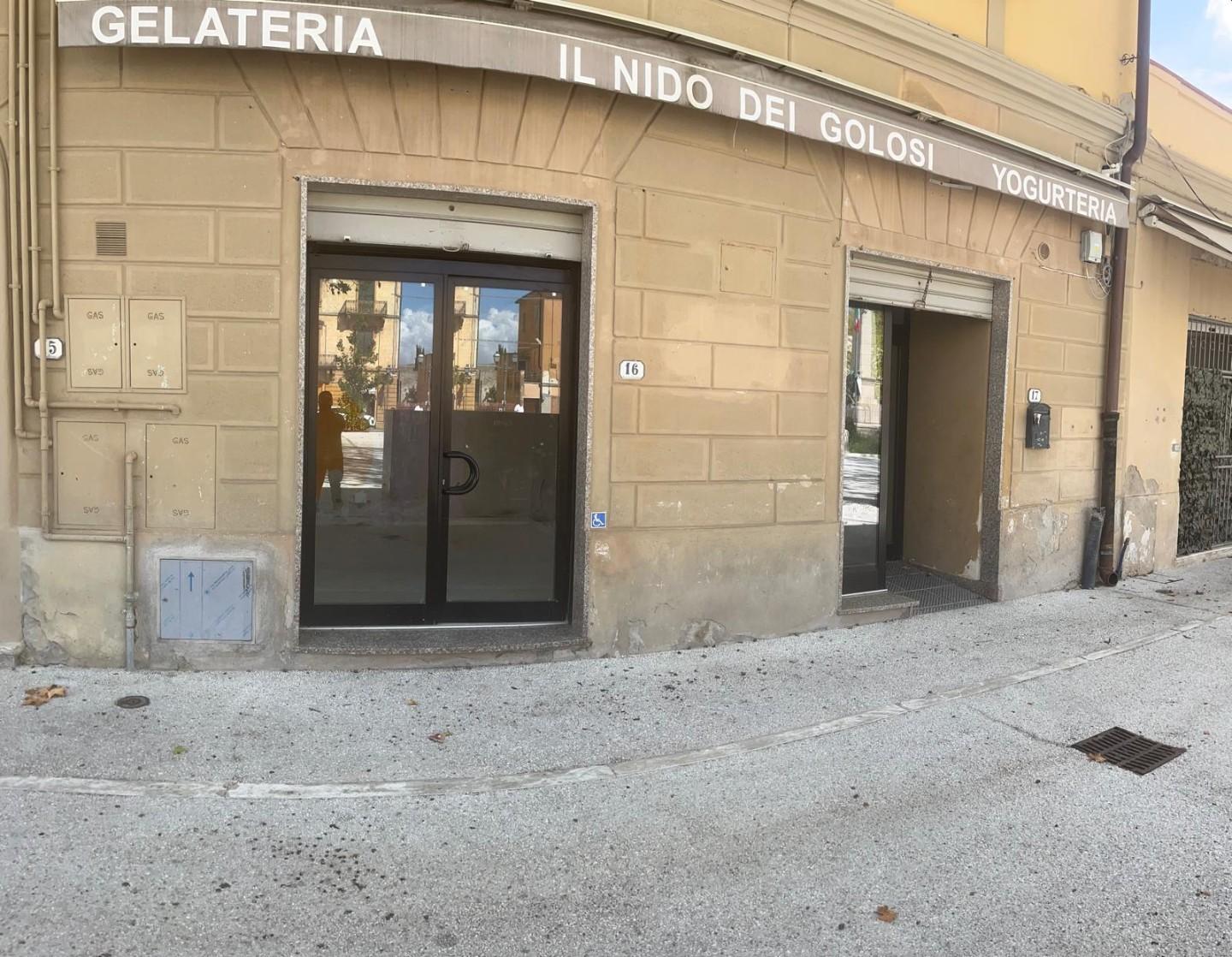 Negozio in vendita a Ponsacco