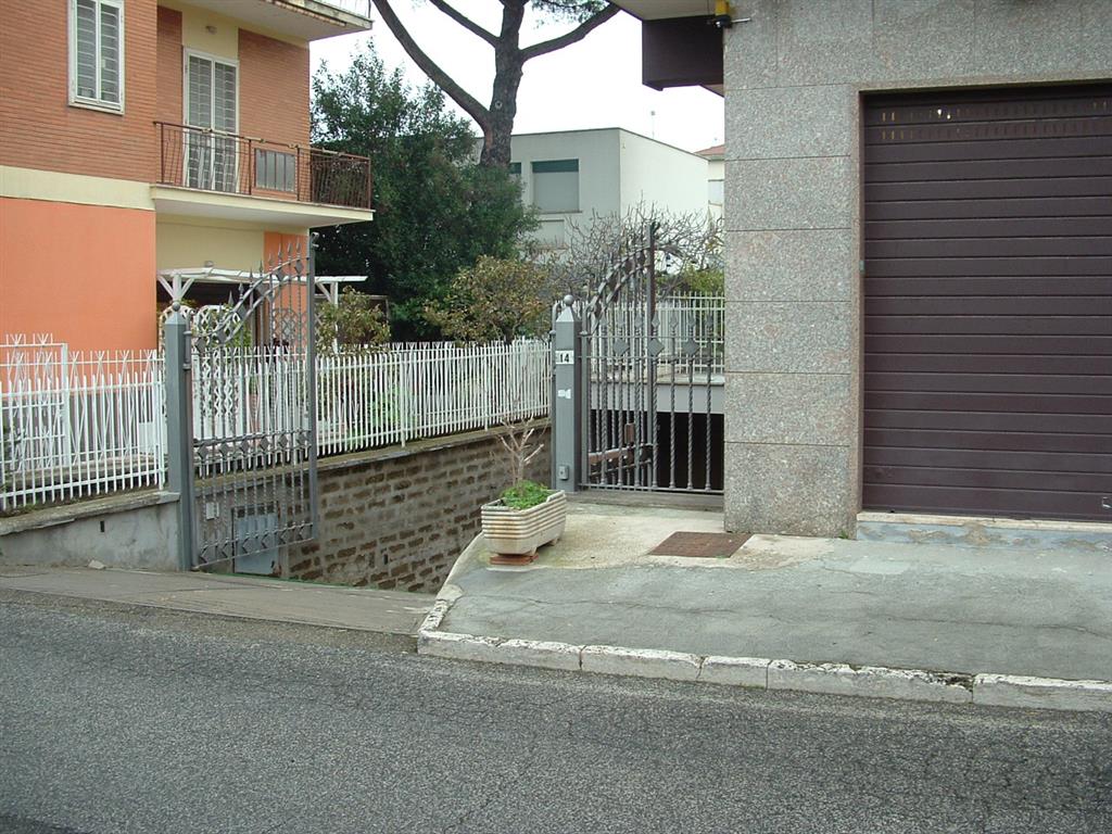 Box/Garage 185mq in vendita in via ancona 14, Albano Laziale