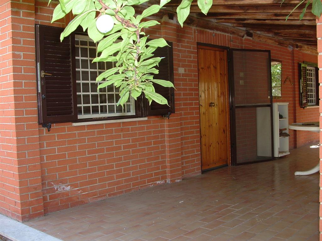 Casa indipendente con giardino in circonvallazione mare australe 24, Ardea